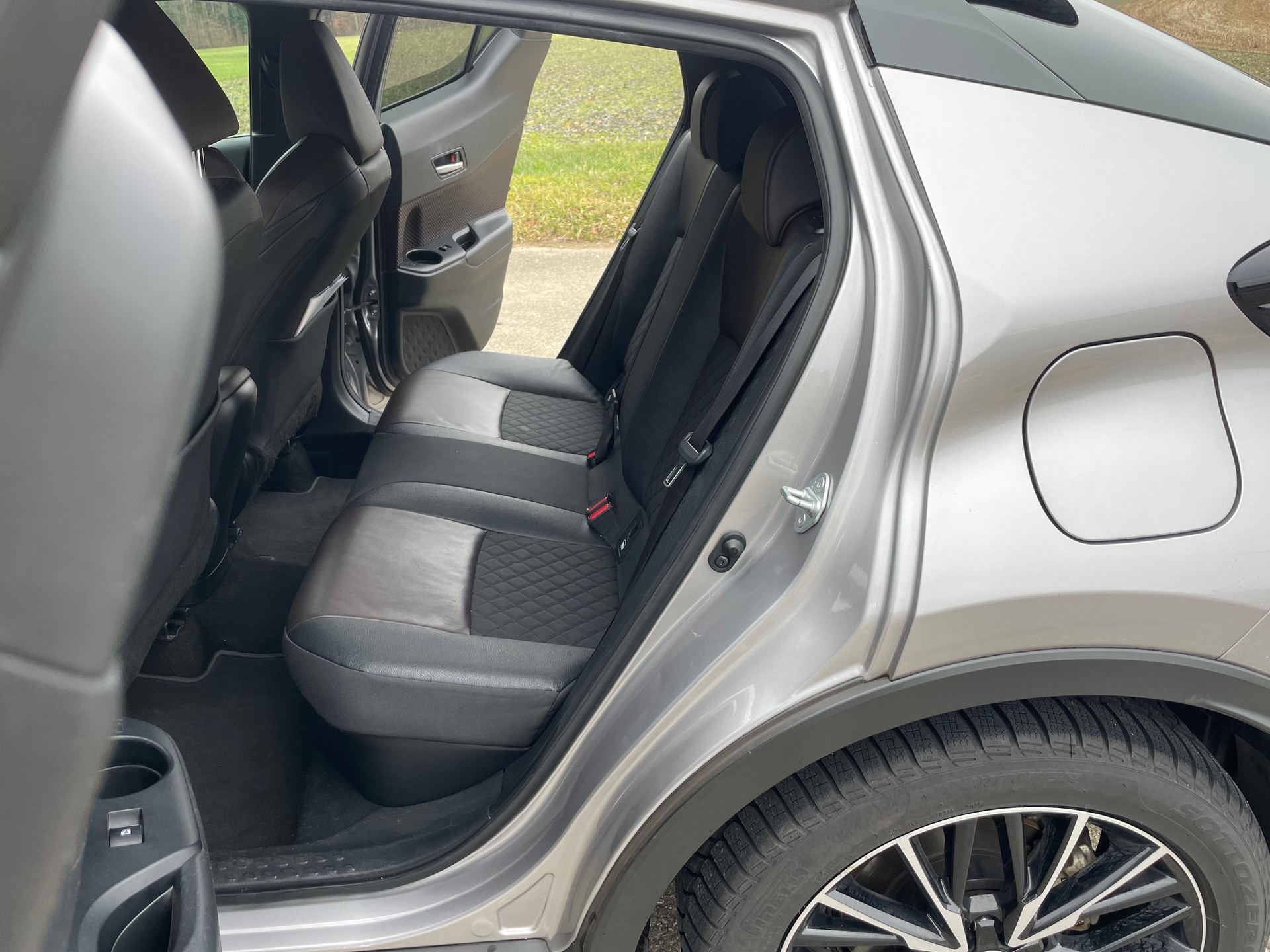 TOYOTA C-HR 1.8 HSD CVT Premium-image-11