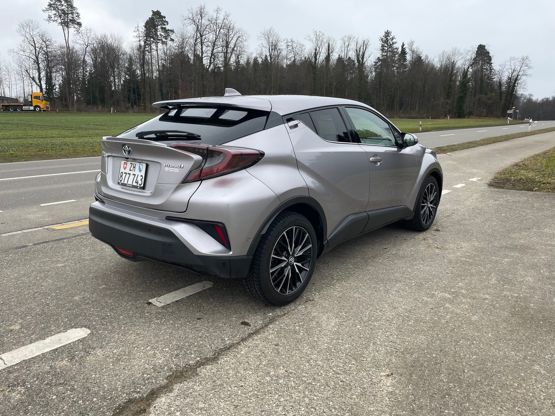 TOYOTA C-HR 1.8 HSD CVT Premium-image-3