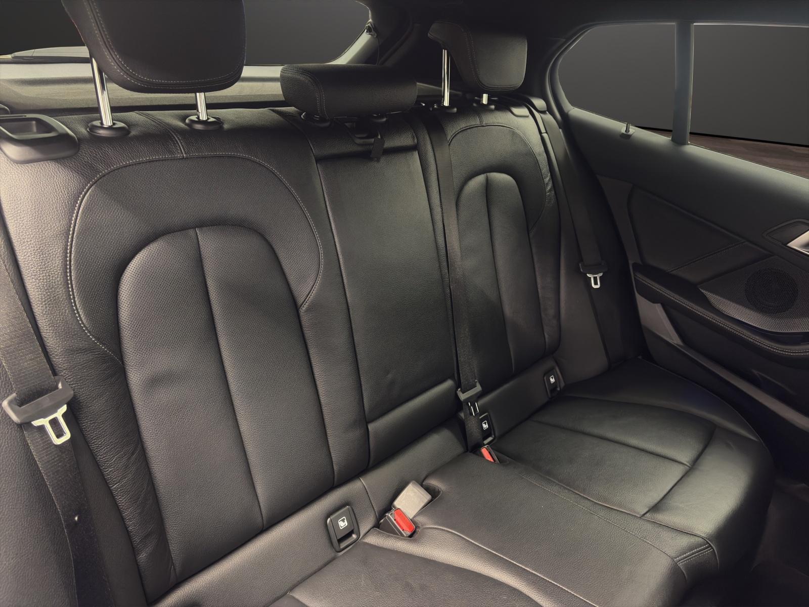 BMW 120d xDrive M SPORT-image-18