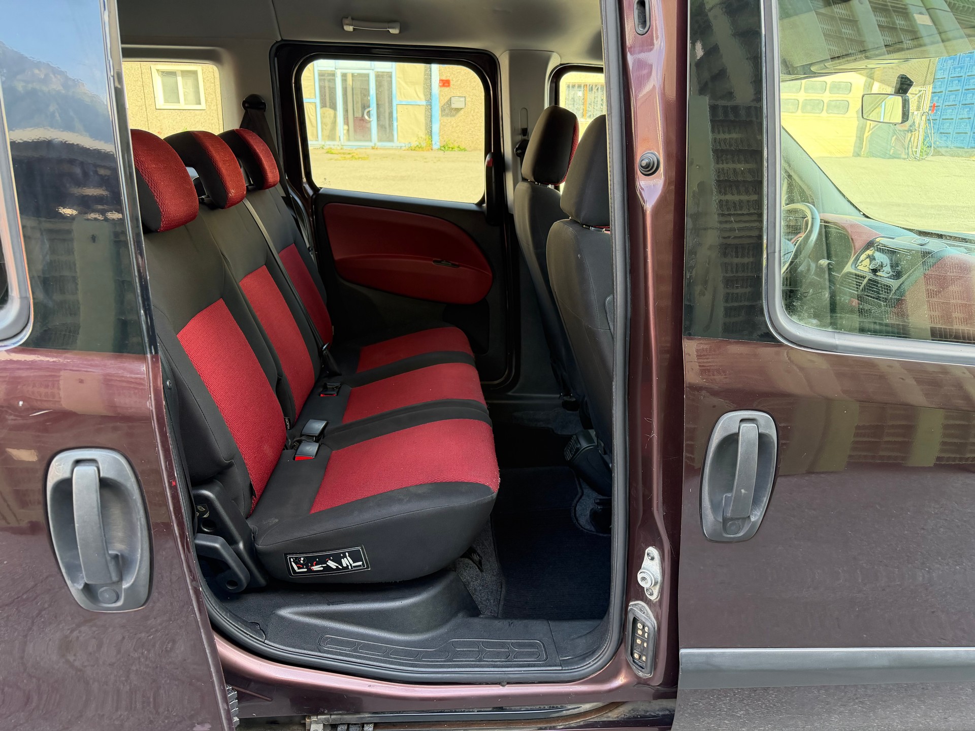 FIAT Doblò 1.6 JTD Dynamic-image-4