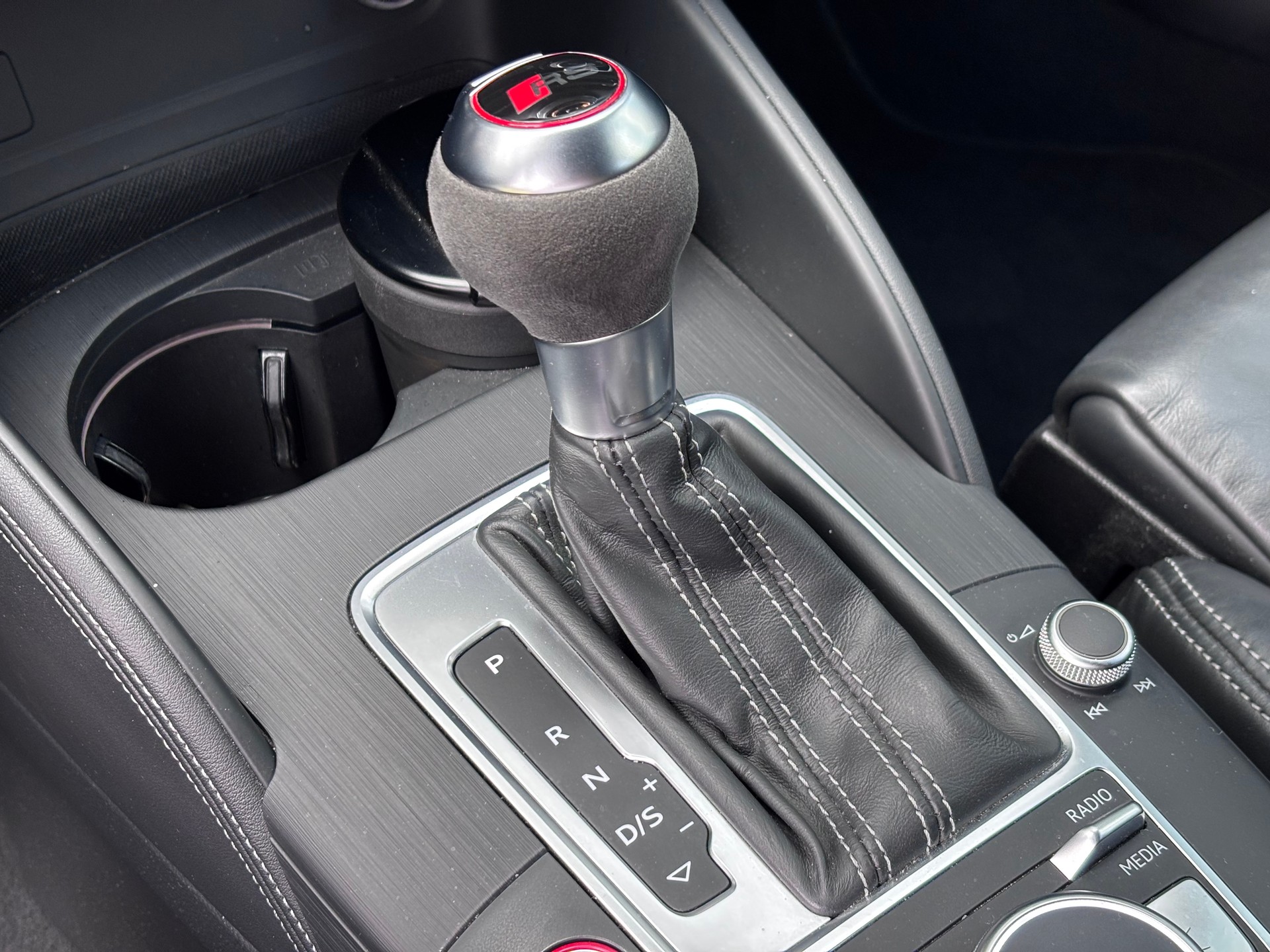 AUDI RS3 Sportback 2.5 TSI quattro S-tronic *Configuration unique - NO FAP - Freins Carbone*-image-29