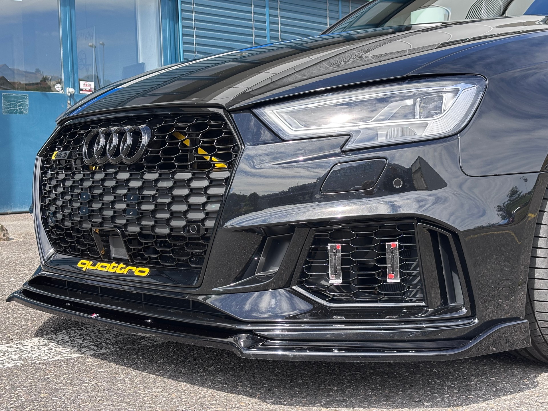 AUDI RS3 Sportback 2.5 TSI quattro S-tronic *Configuration unique - NO FAP - Freins Carbone*-showroom-element-1