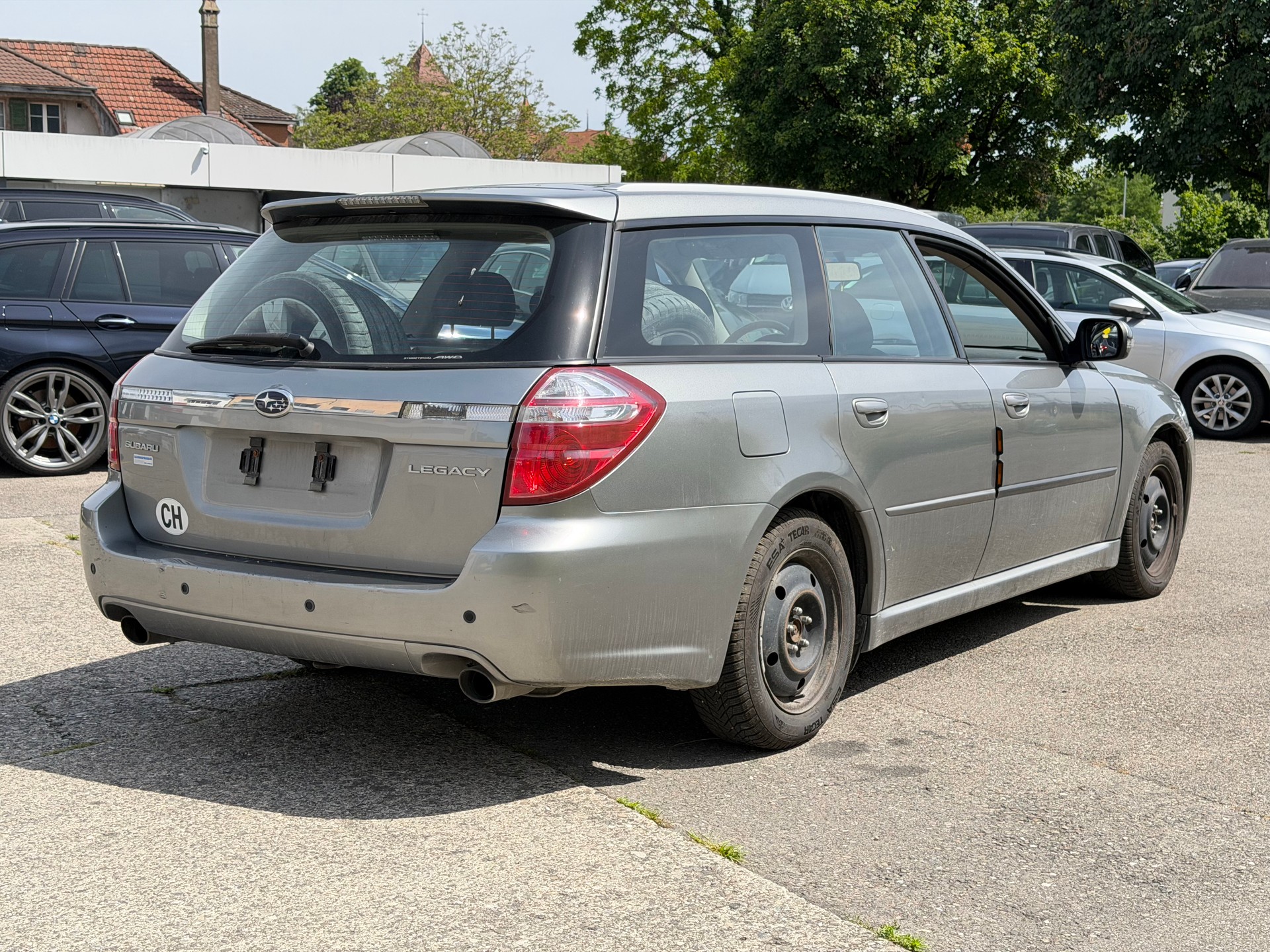 SUBARU Legacy 2.0R AWD Swiss-image-2