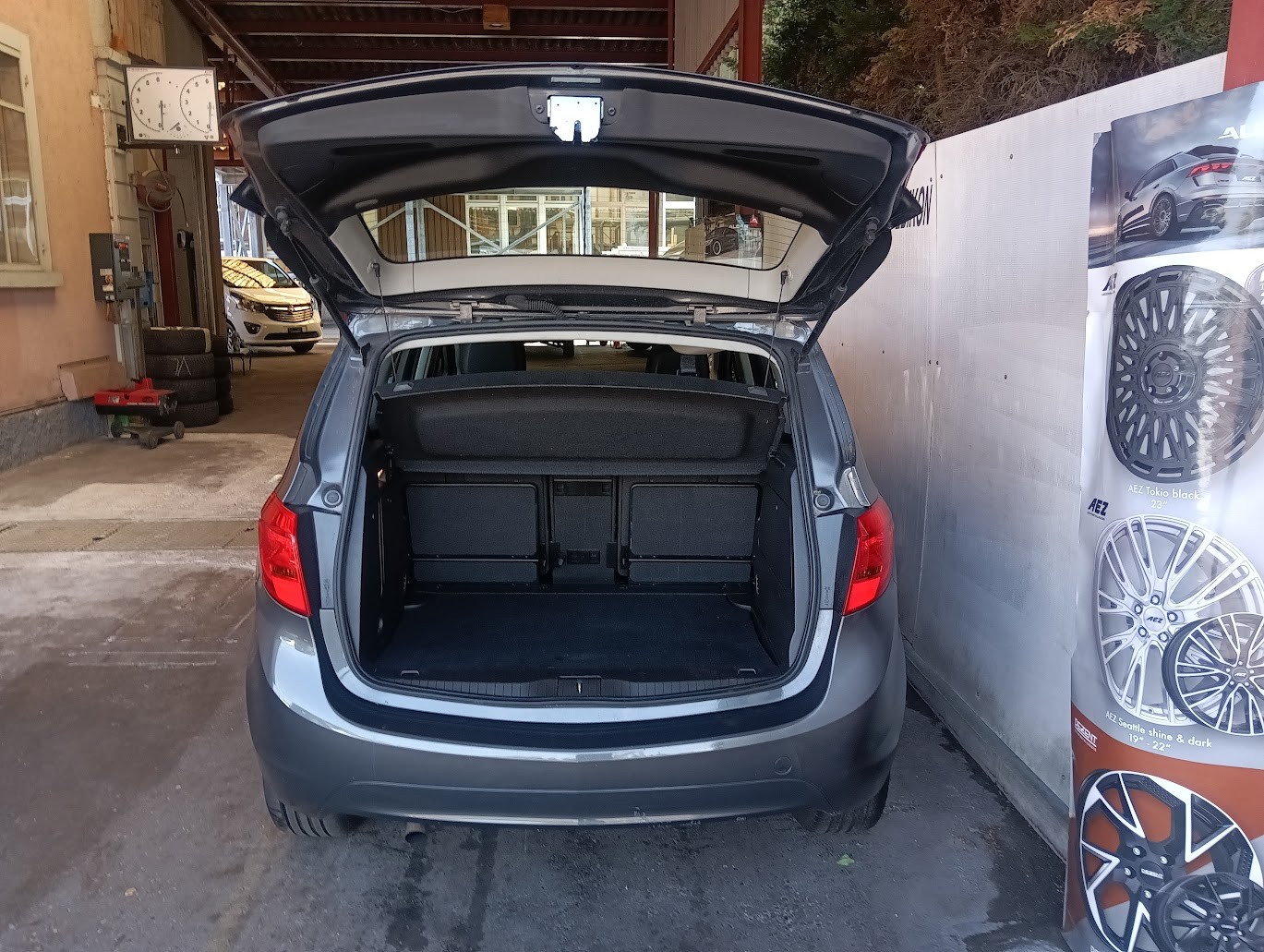 OPEL Meriva 1.4 Turbo Enjoy-image-9
