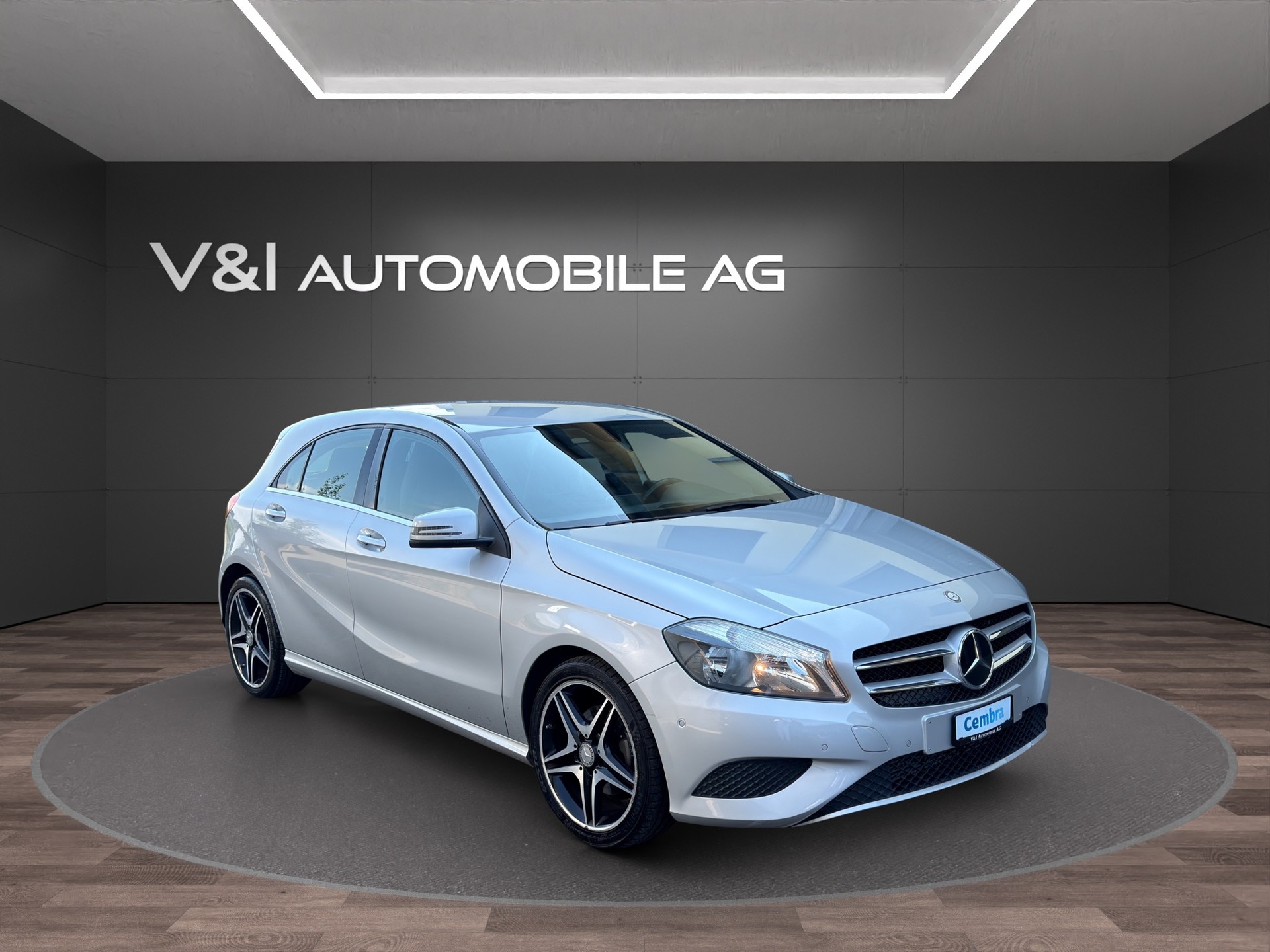MERCEDES-BENZ A 180 Style 7G-DCT-showroom-element-1