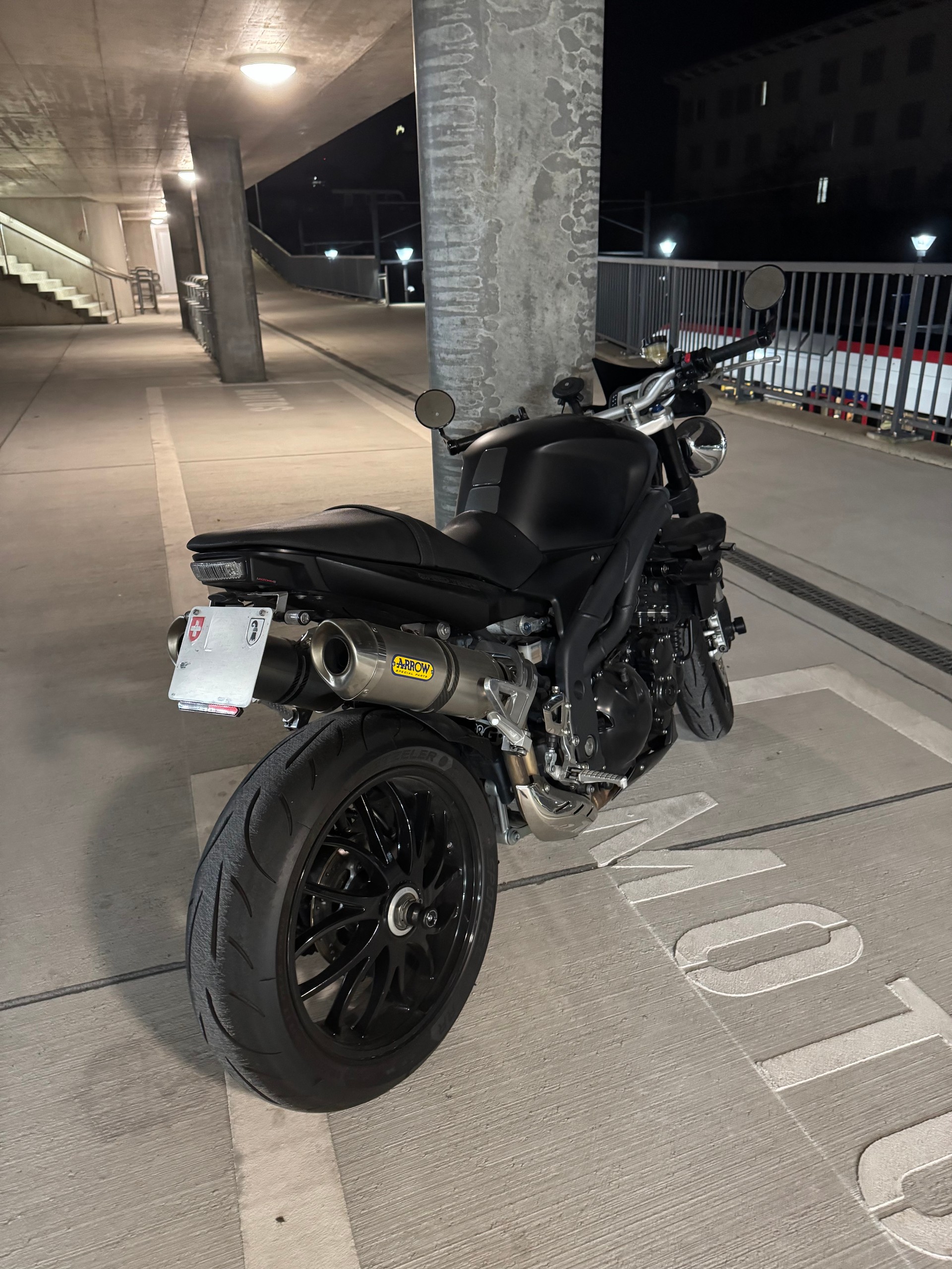TRIUMPH Speed Triple 1050-image-4
