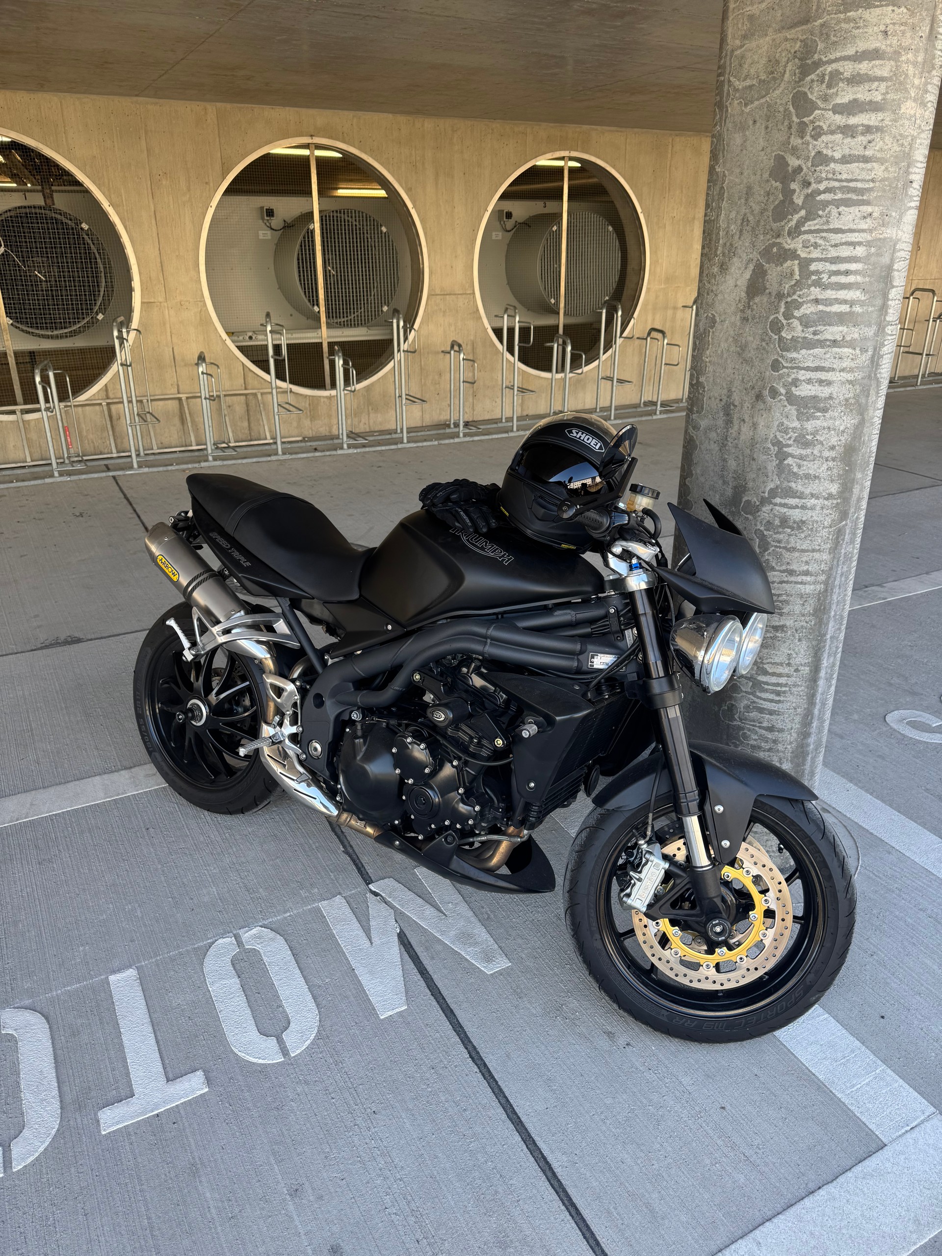 TRIUMPH Speed Triple 1050-image-2