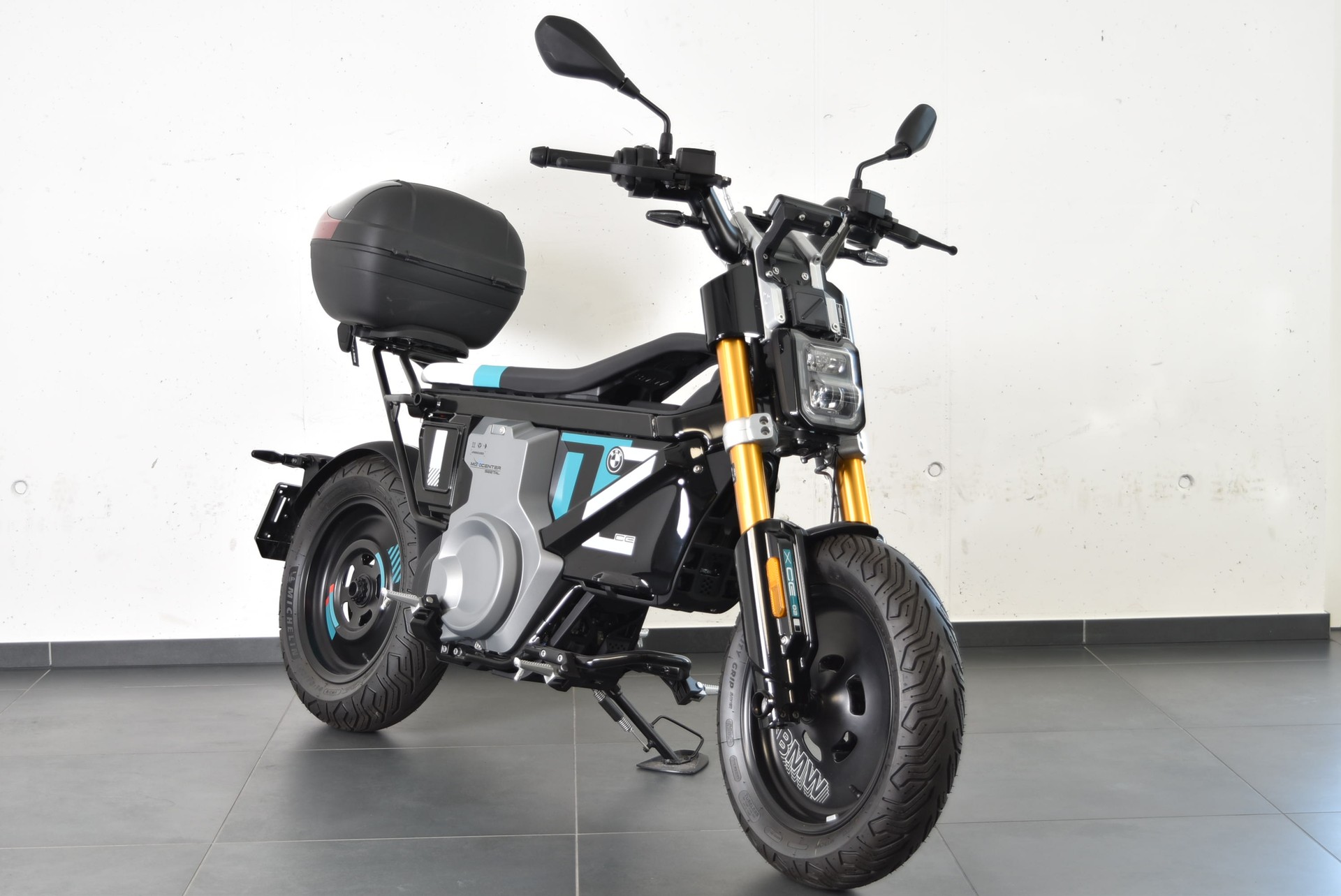 BMW CE 02-image-2