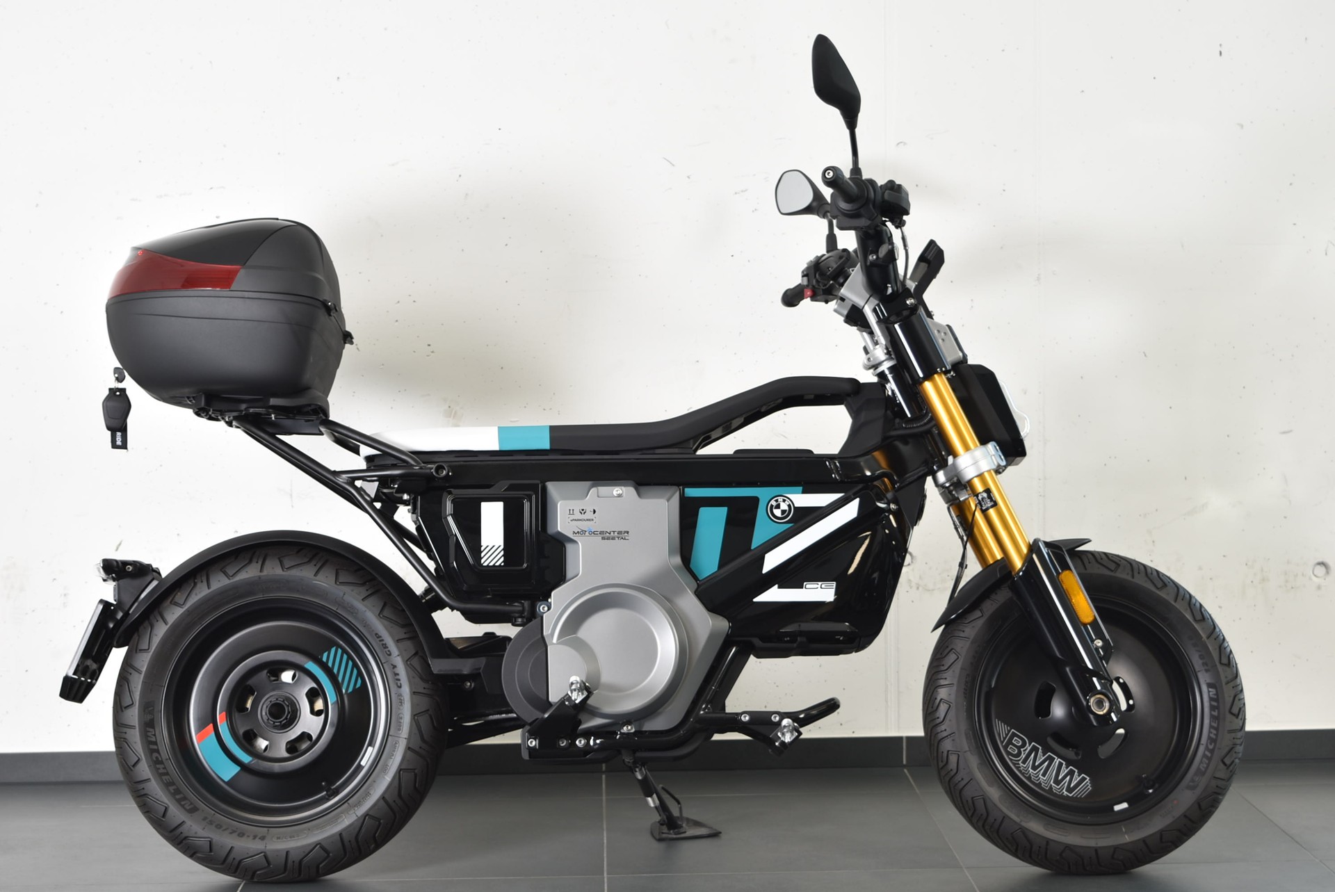 BMW CE 02-image-3