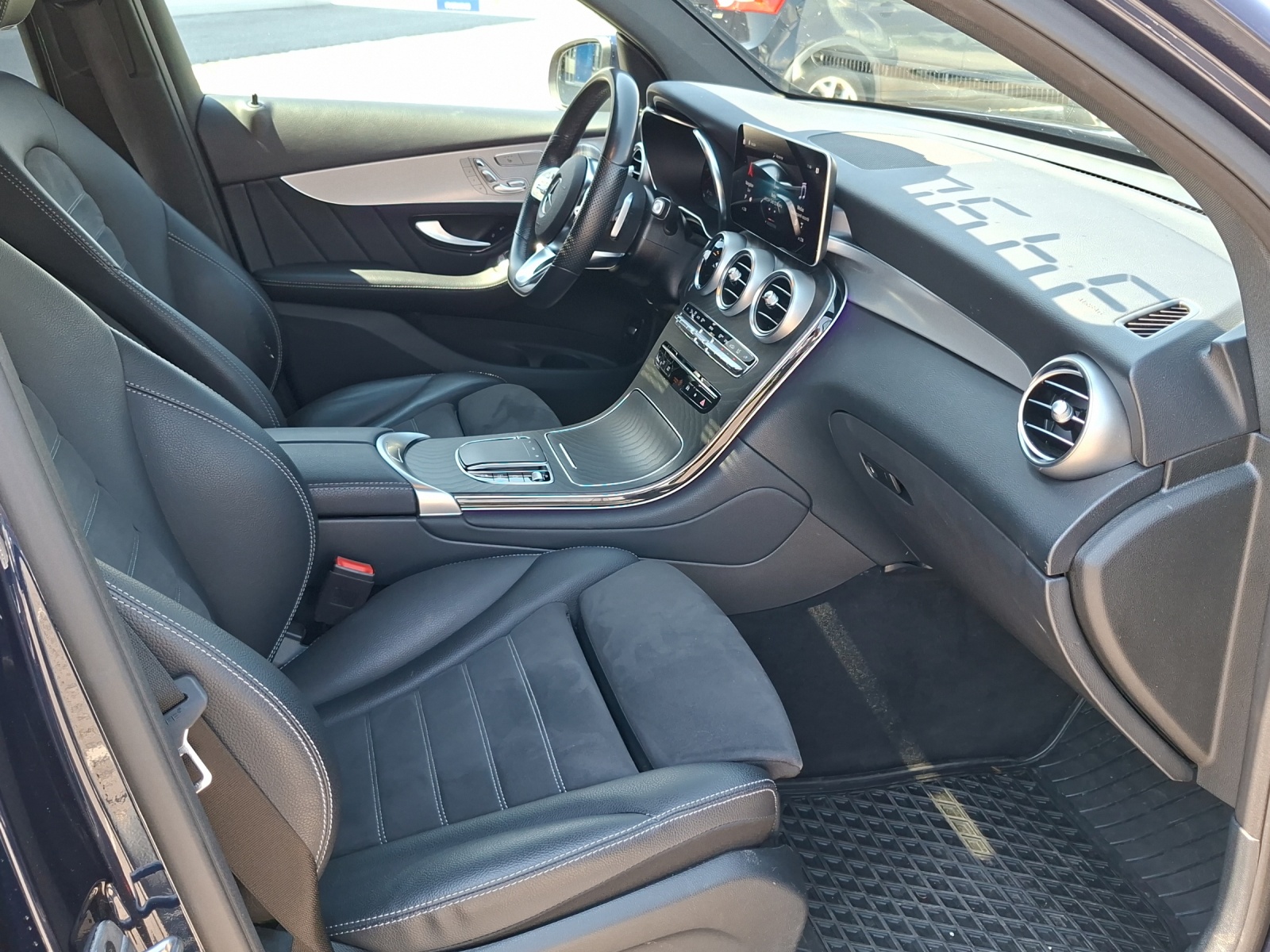 MERCEDES-BENZ GLC Coupé 300 AMG Line Plus 4Matic 9G-Tronic-image-10