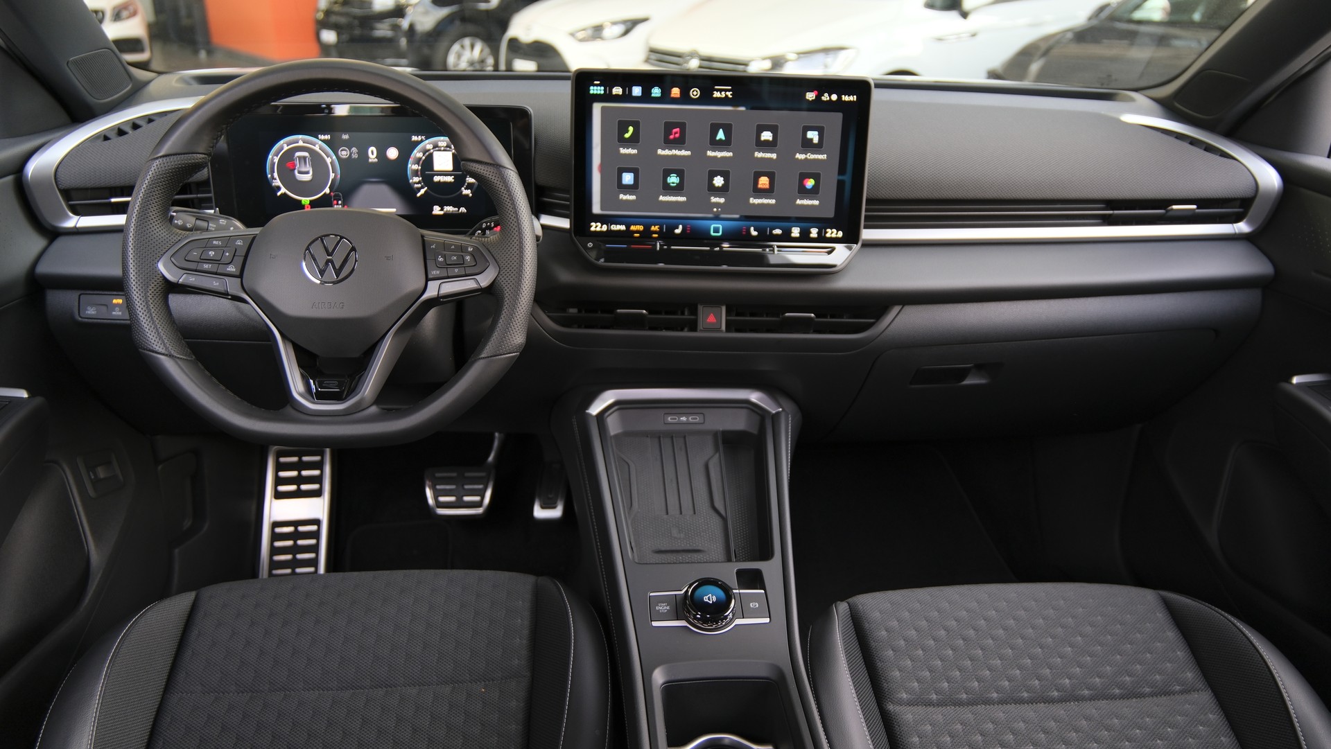 VW T-Roc 1.5 eTSI mHEV R-Line DSG Black Style-image-7