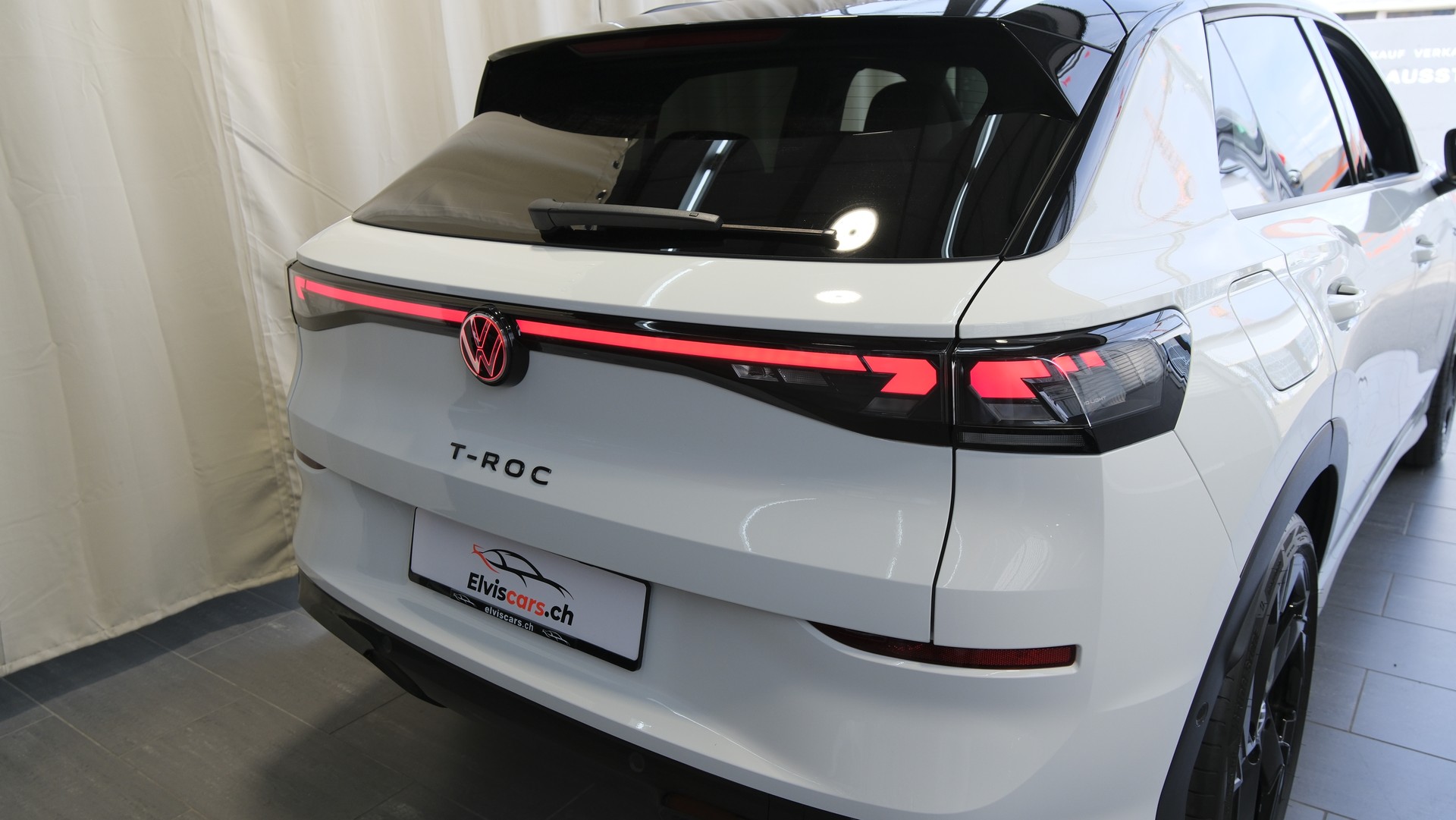 VW T-Roc 1.5 eTSI mHEV R-Line DSG Black Style-image-14