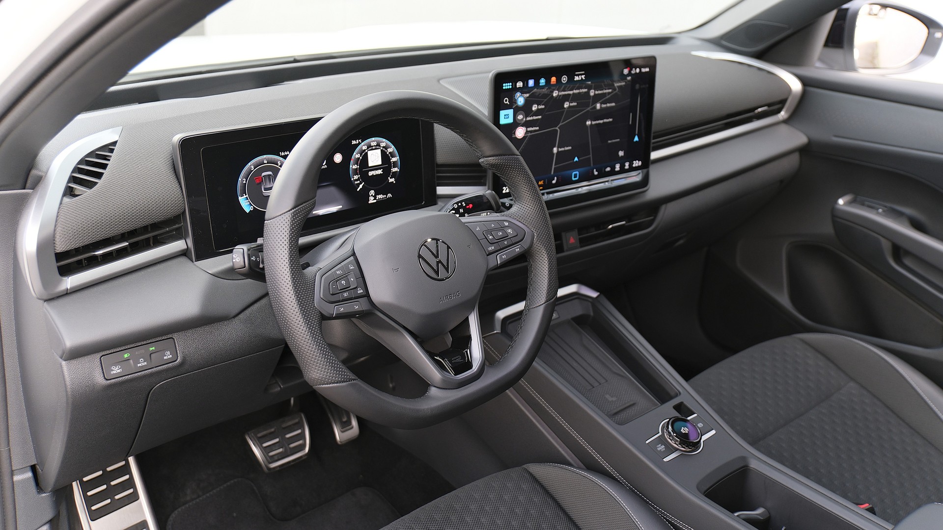VW T-Roc 1.5 eTSI mHEV R-Line DSG Black Style-showroom-element-2
