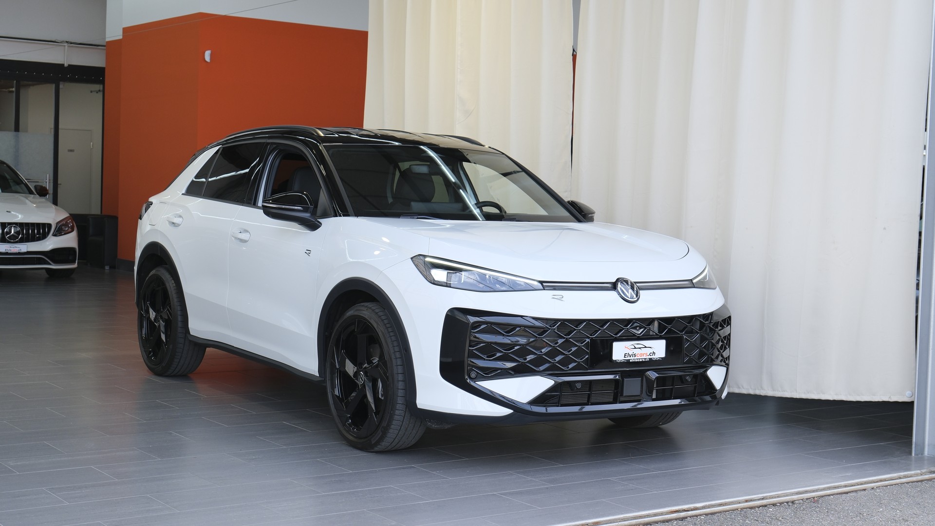 VW T-Roc 1.5 eTSI mHEV R-Line DSG Black Style-image-30
