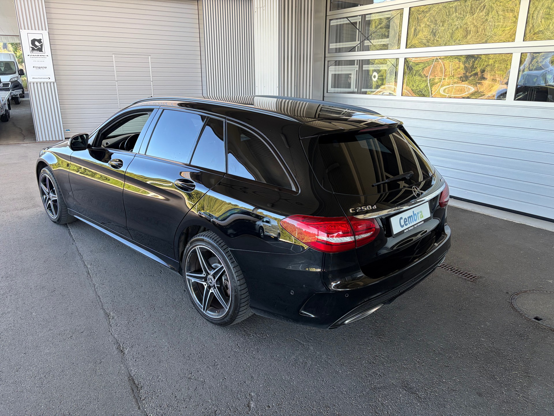 MERCEDES-BENZ C 250 d AMG Line 4Matic 9G-Tronic-showroom-element-2