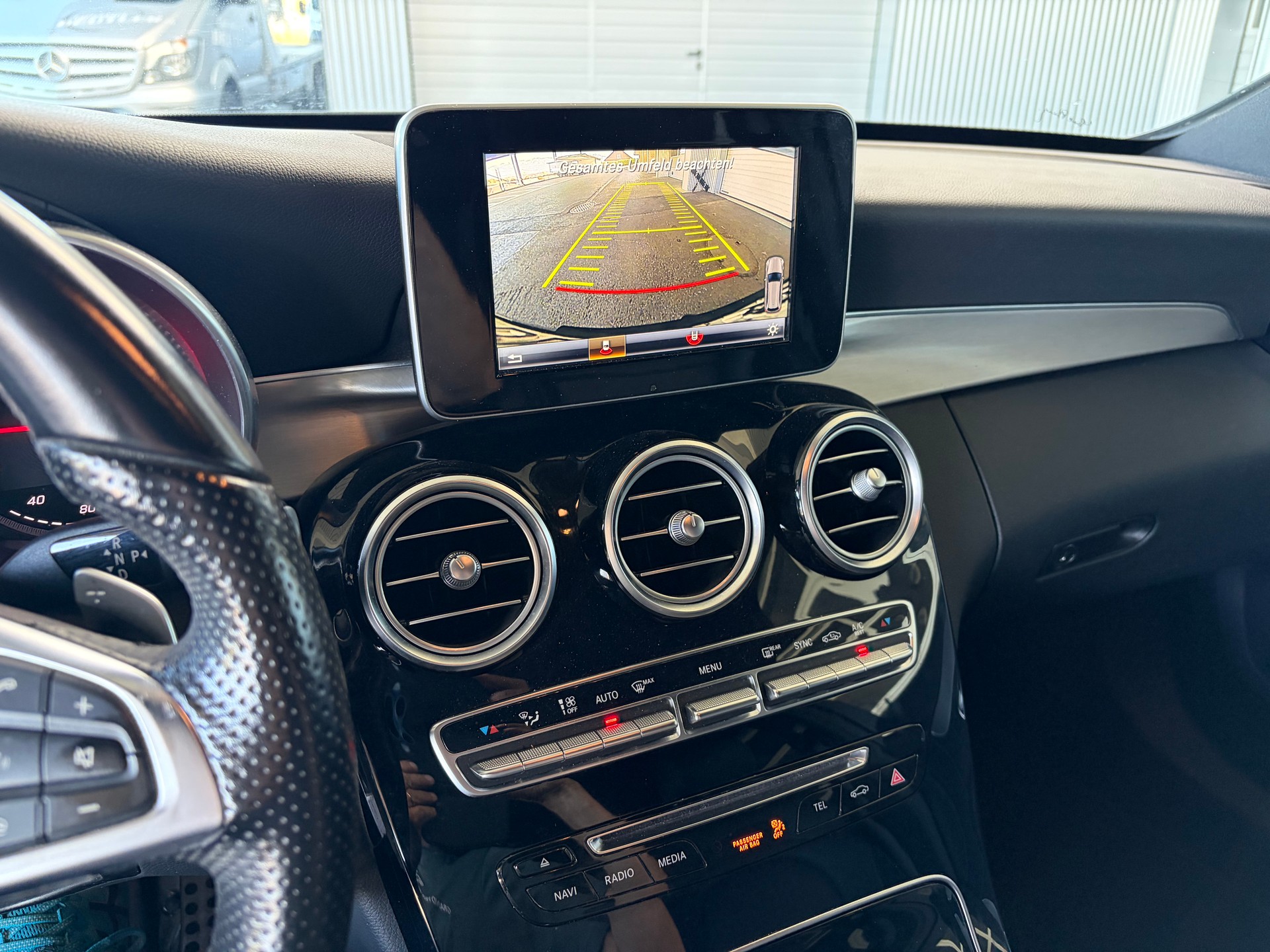MERCEDES-BENZ C 250 d AMG Line 4Matic 9G-Tronic-image-8