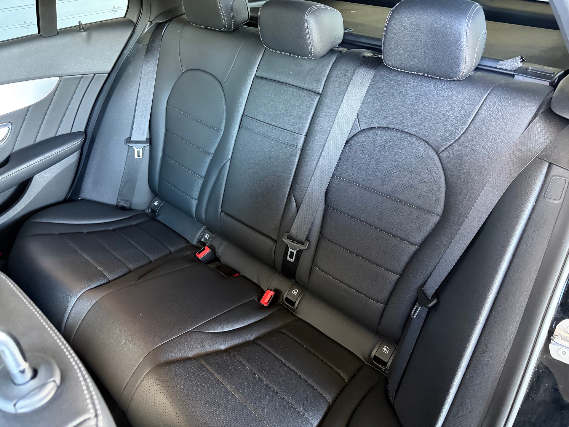MERCEDES-BENZ C 250 d AMG Line 4Matic 9G-Tronic-image-7