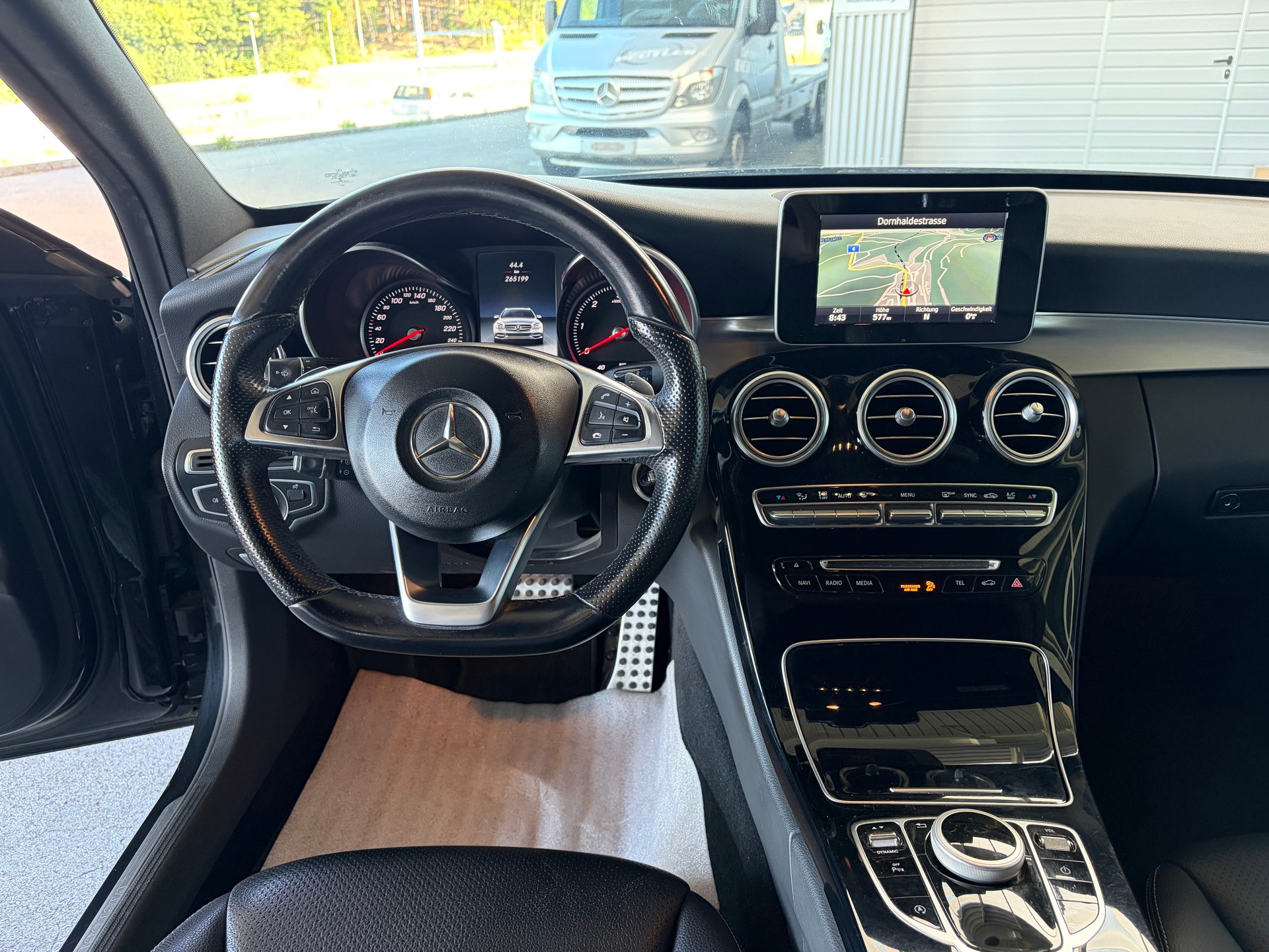 MERCEDES-BENZ C 250 d AMG Line 4Matic 9G-Tronic-image-5