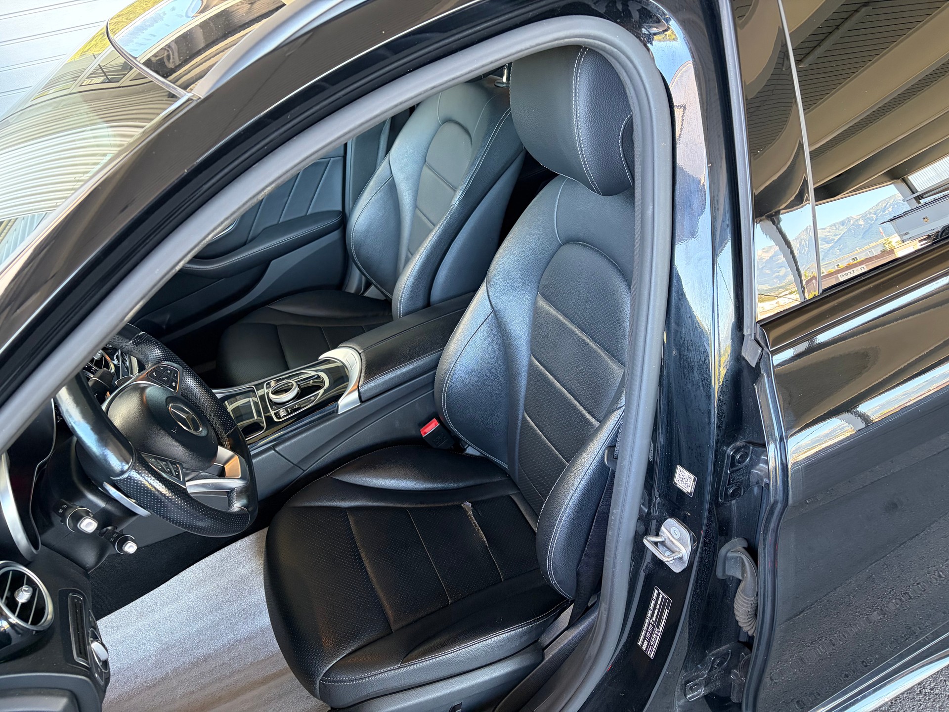 MERCEDES-BENZ C 250 d AMG Line 4Matic 9G-Tronic-image-6