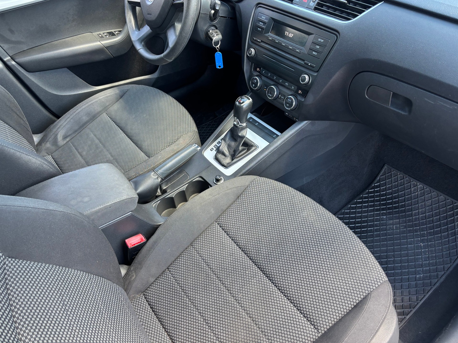 SKODA Octavia Combi 1.8 TSI Ambition 4x4 DSG-image-7
