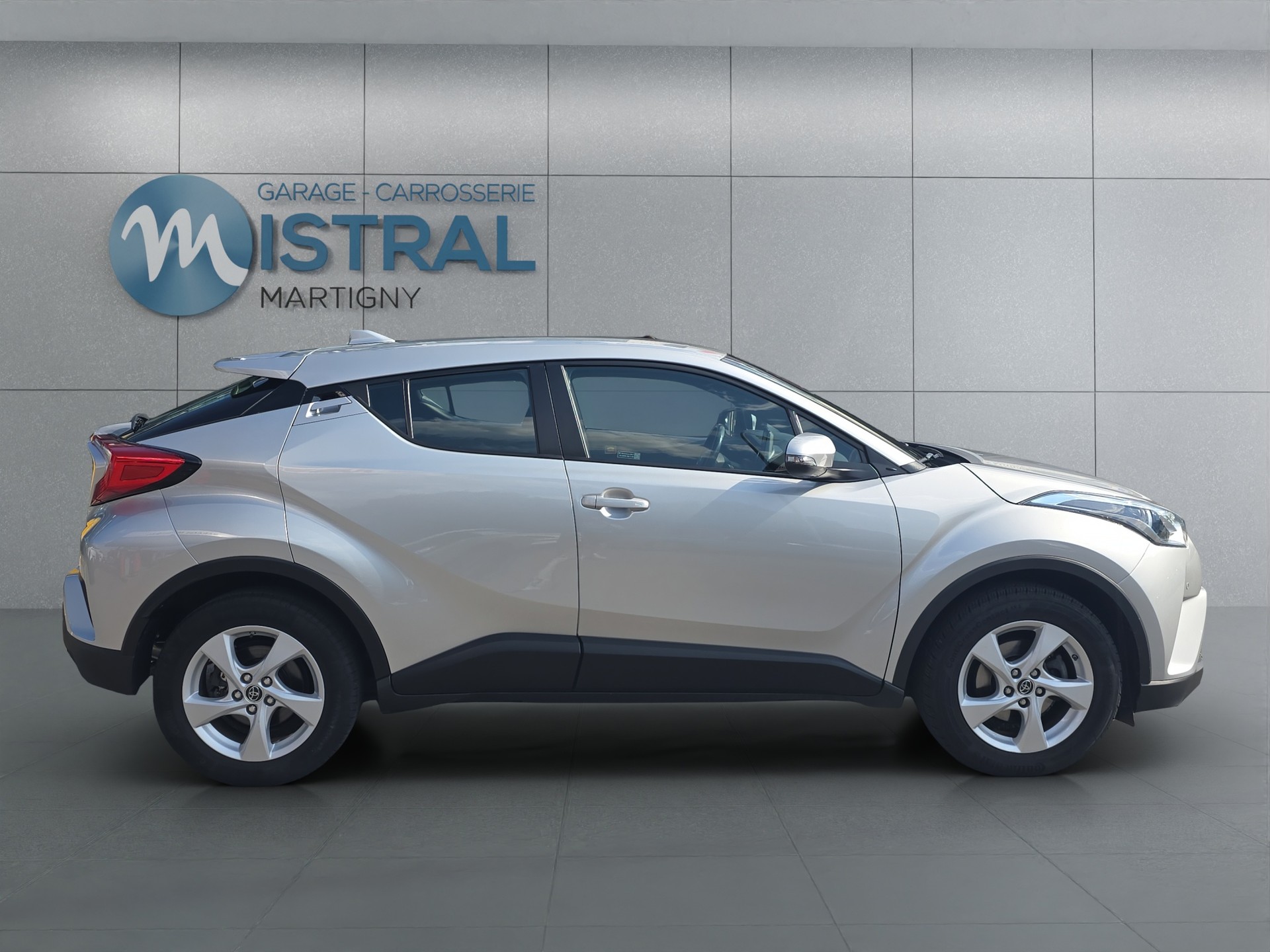 TOYOTA C-HR 1.2 T Comfort 4x4-image-5