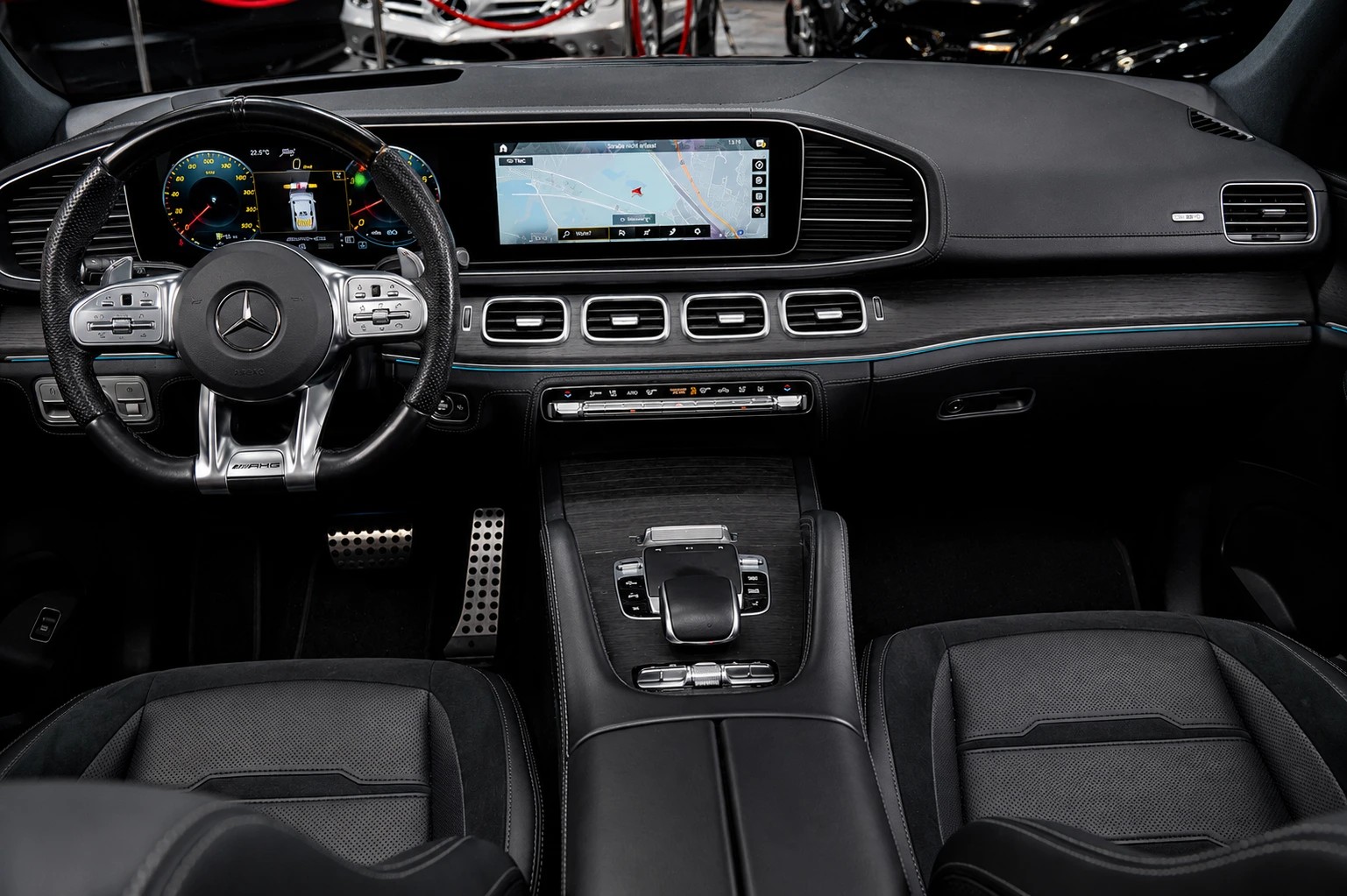 MERCEDES-BENZ GLE 53 AMG 4matic+ CH FAHRZEUG AUS 1. HAND-image-14