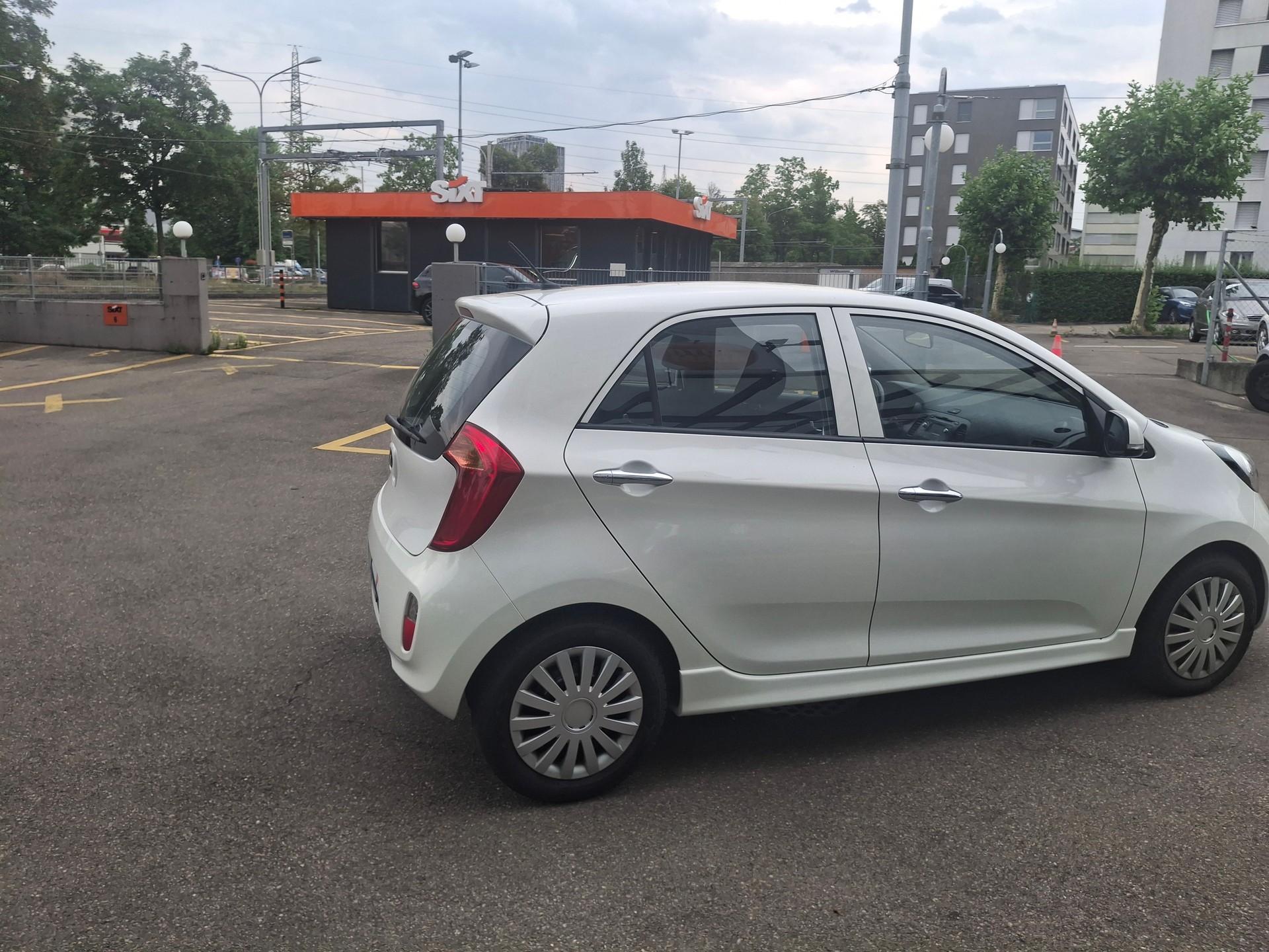KIA Picanto 1.2 CVVT Style Automatic-image-9