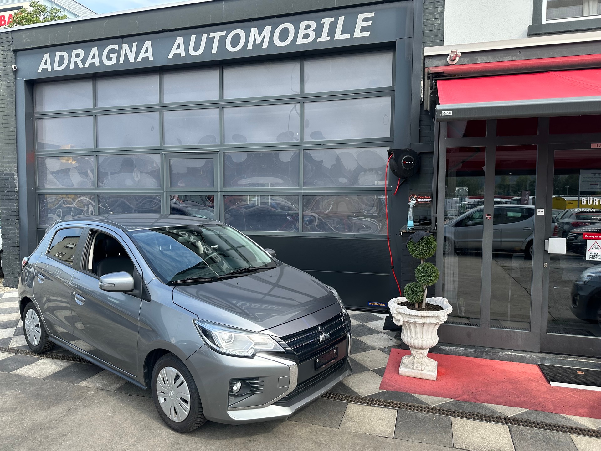MITSUBISHI Space Star 1.2 Diamond CVT-showroom-element-1