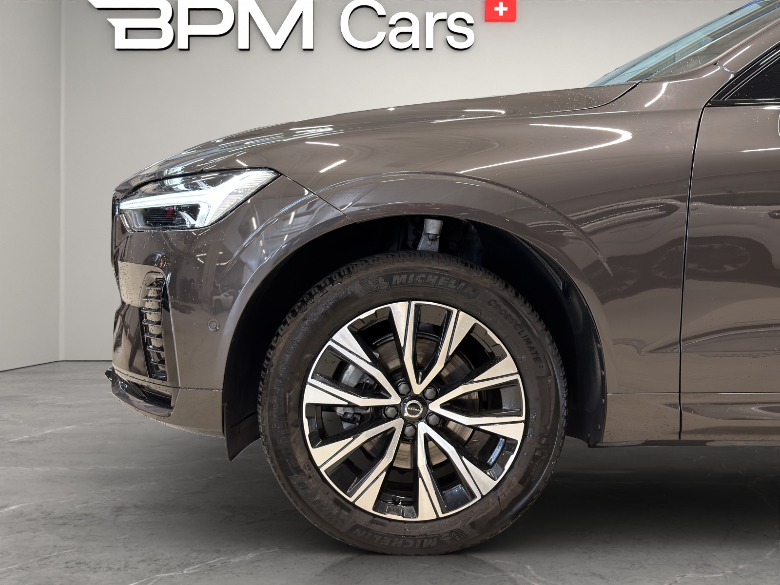 VOLVO XC60 2.0 B5 MH Plus Dark AWD-image-7