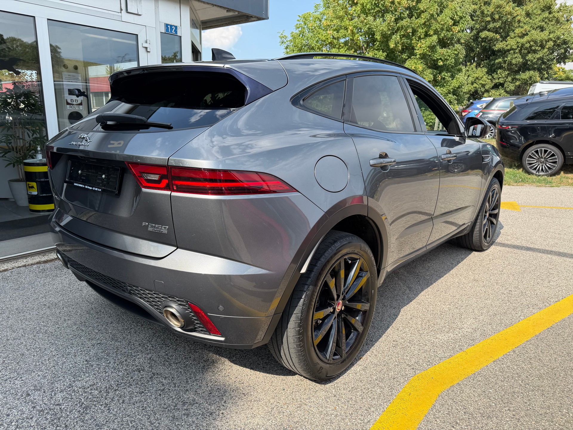 JAGUAR E-Pace 2.0 P250 R-Dynamic S AWD Automatik-showroom-element-2