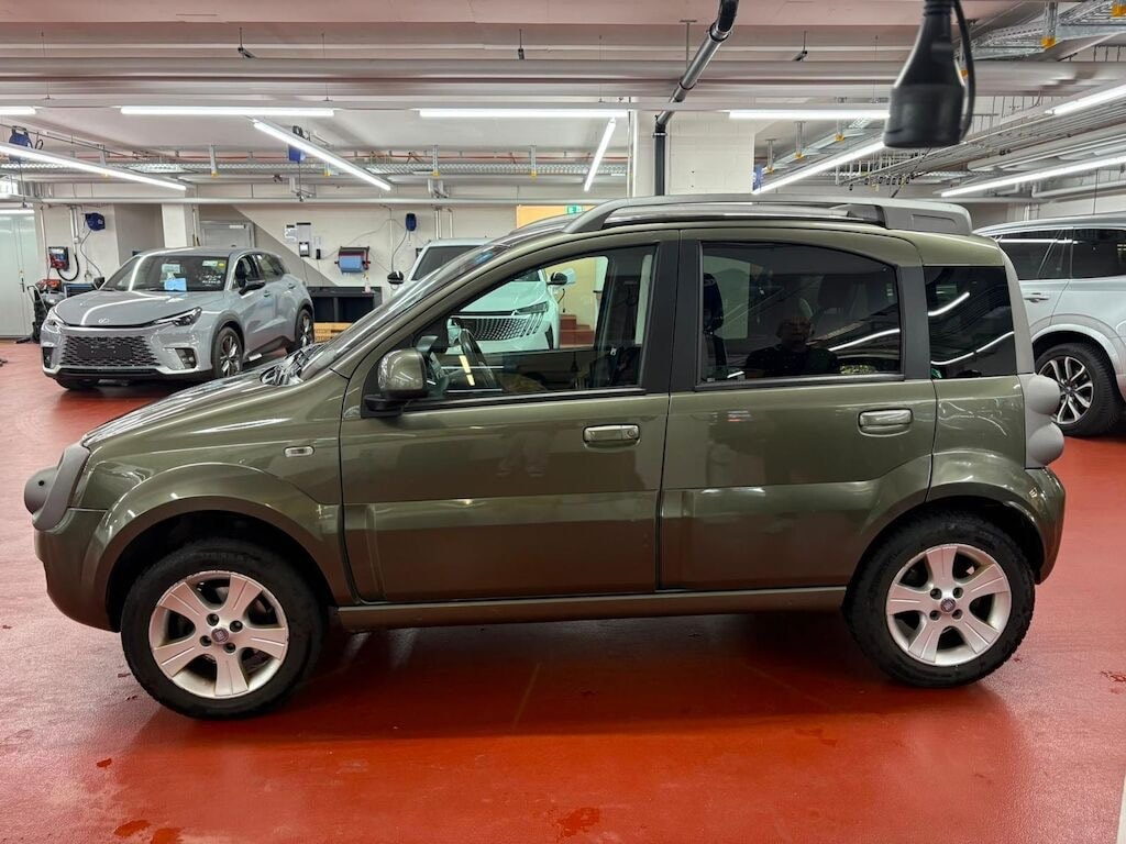 FIAT Panda 1.3 16V JTD Climbing 4x4-image-6