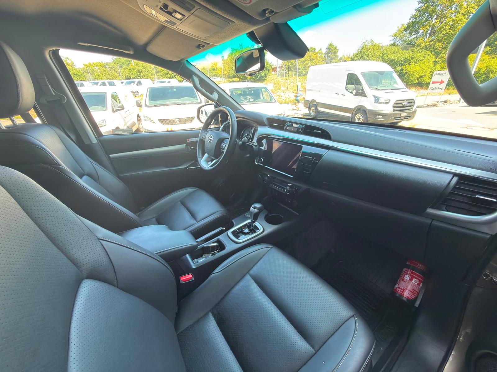 TOYOTA Hilux 2.8D-4D MHEV Executive Double Cab 4x4 A-image-10