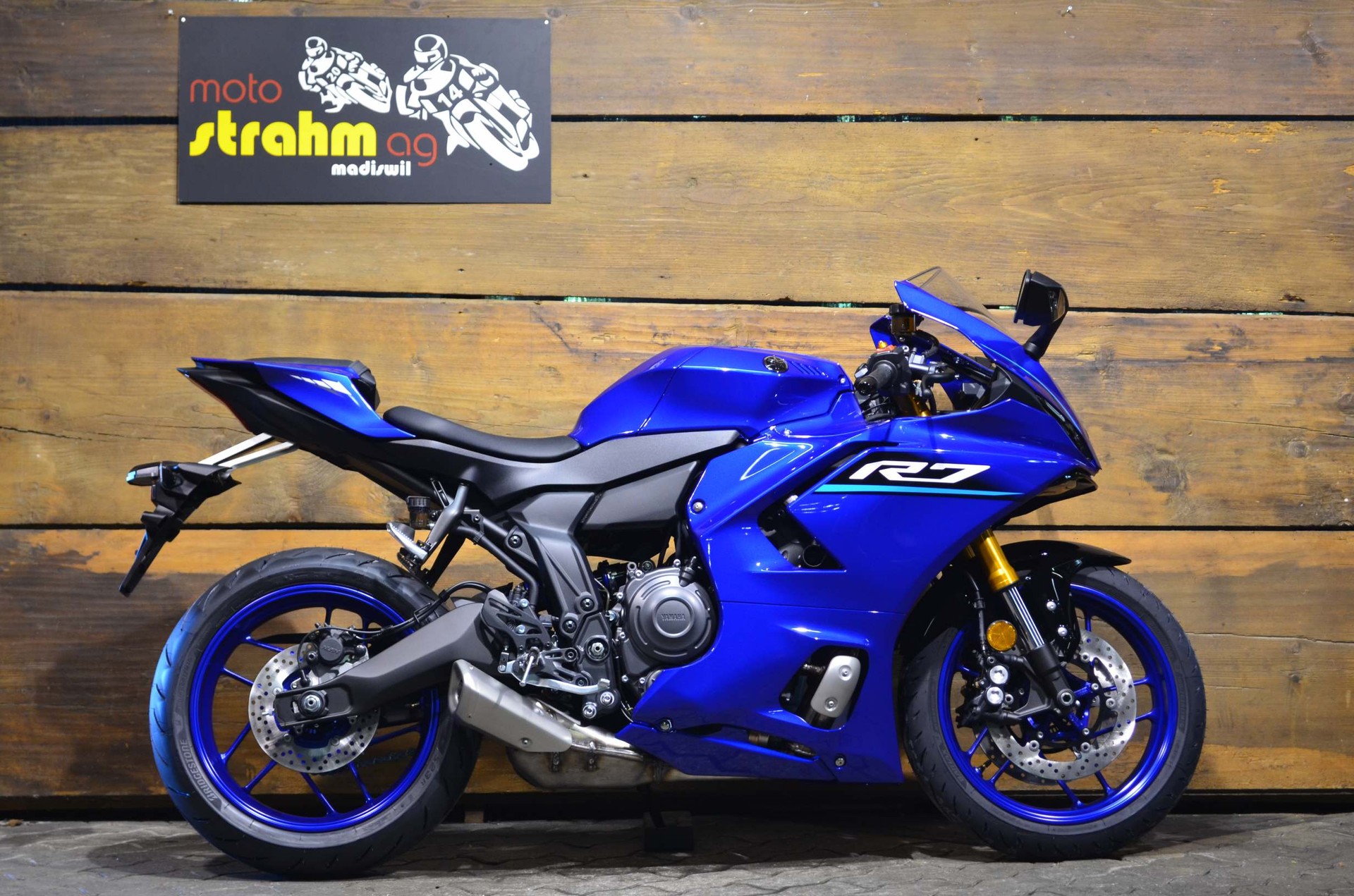 YAMAHA R7 ABS-showroom-element-1