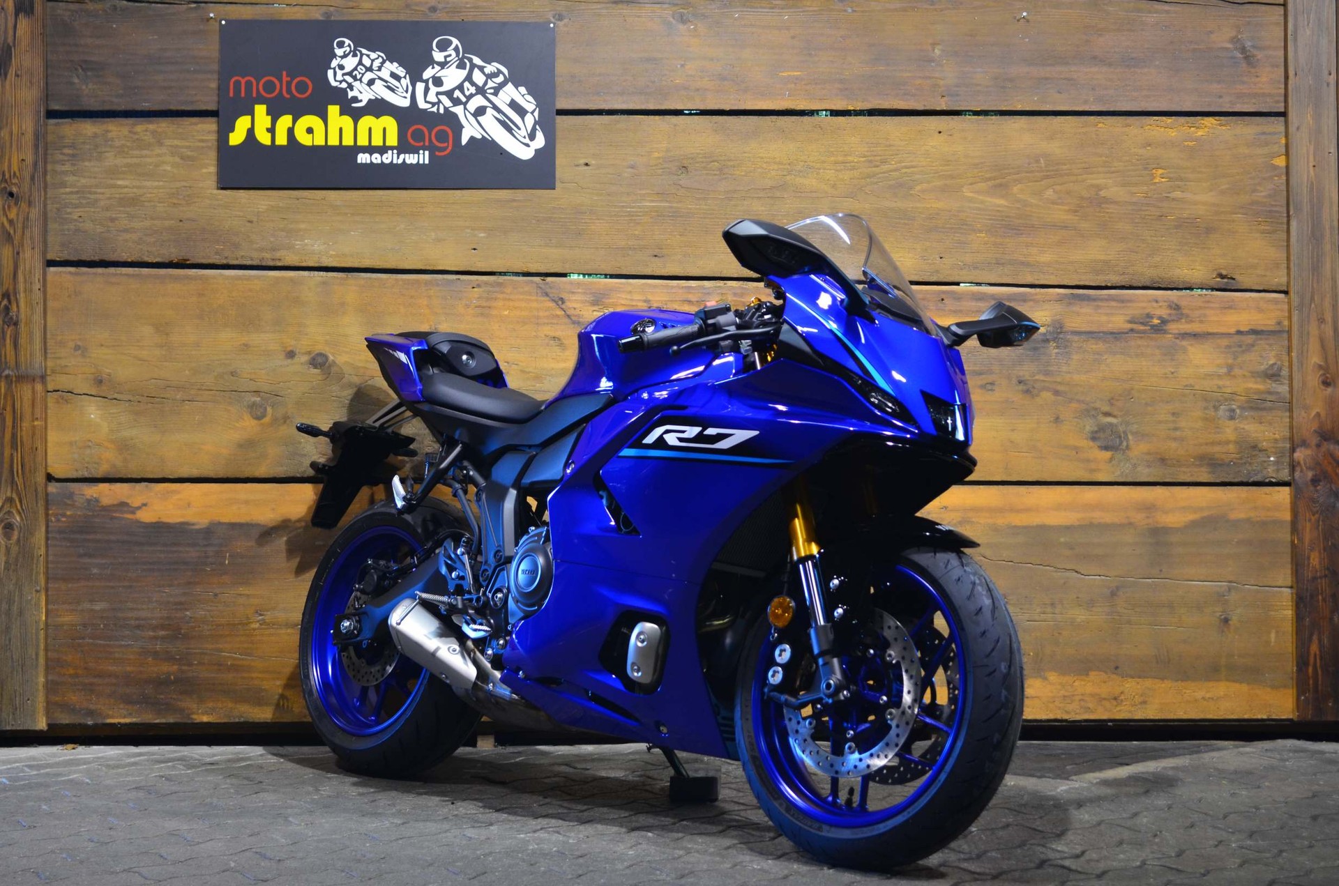 YAMAHA R7 ABS