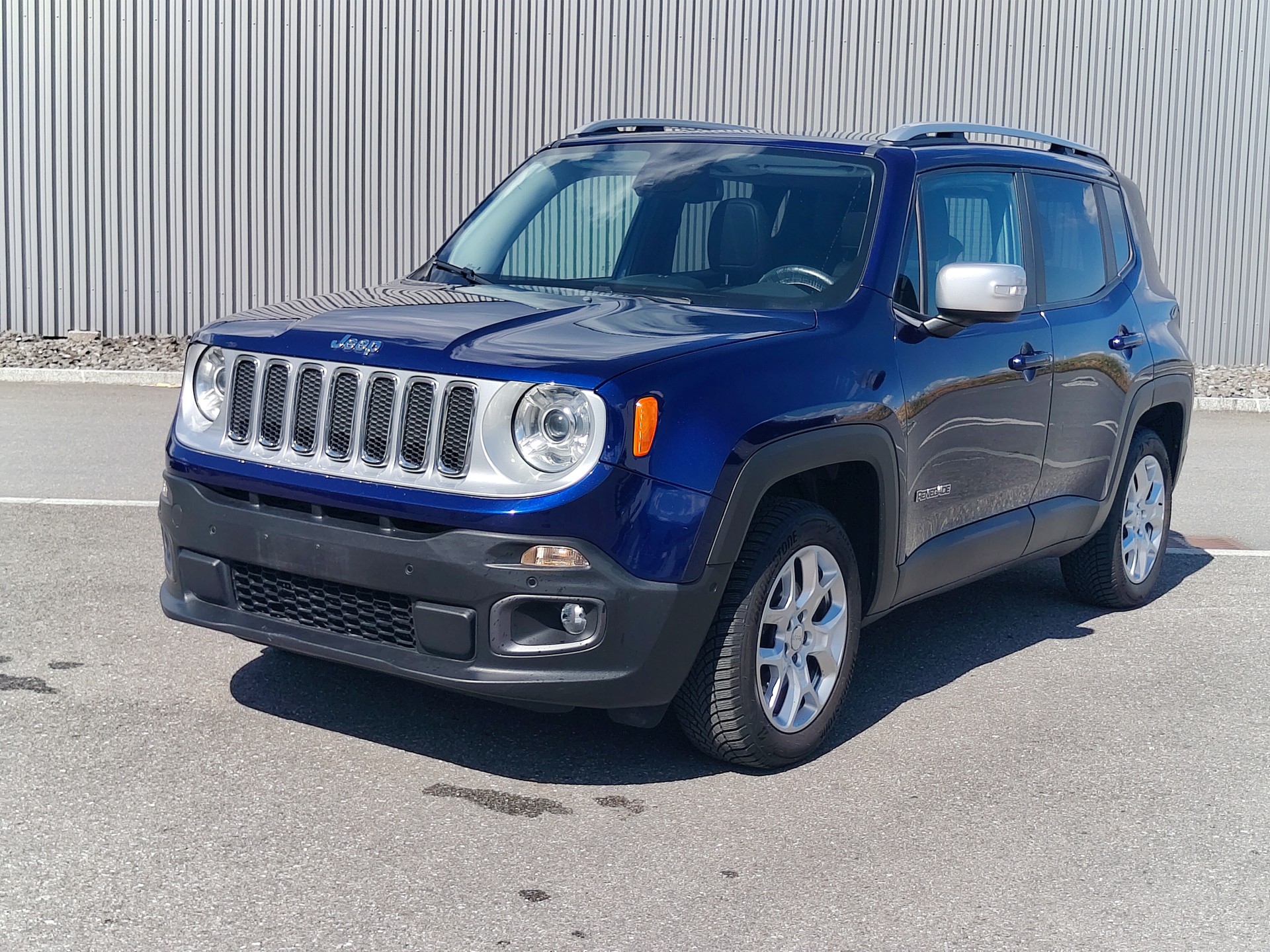 JEEP Renegade 1.4 Turbo Freedom AWD-showroom-element-1