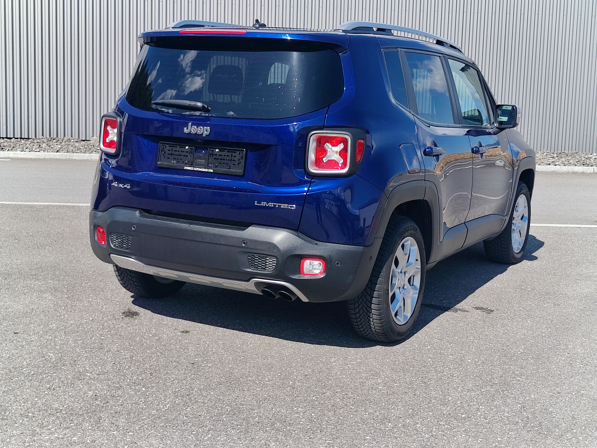 JEEP Renegade 1.4 Turbo Freedom AWD-showroom-element-3