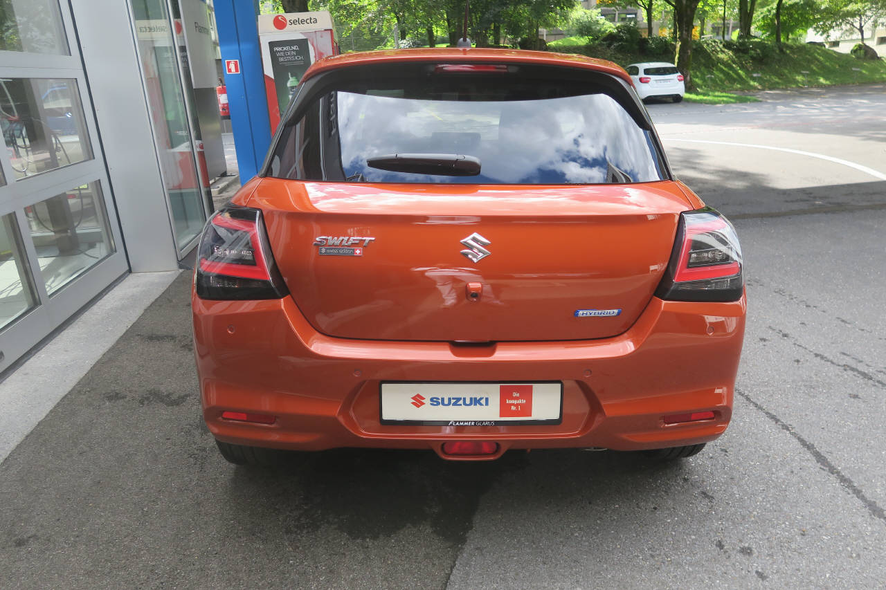 SUZUKI Swift 1.2 Piz Sulai Top Hybrid 4x4-showroom-element-2