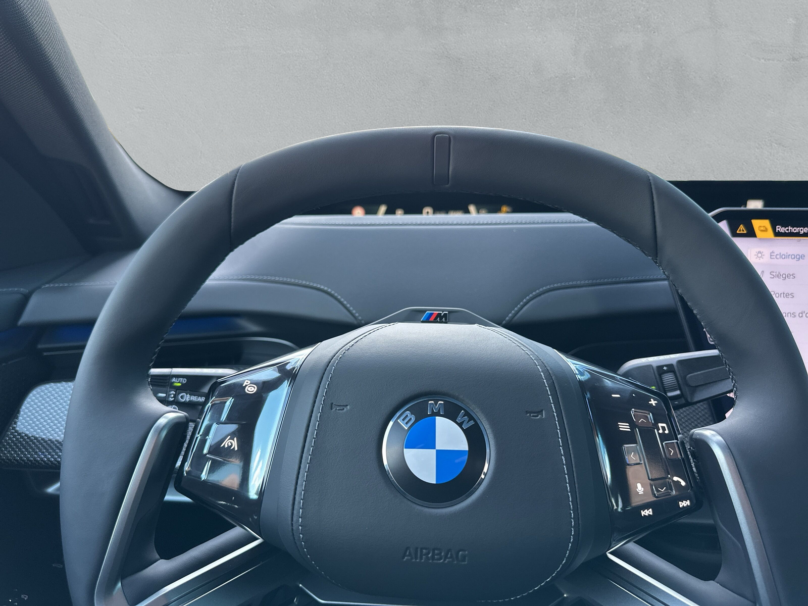 BMW i7 xDrive 50 M Sport Pro-image-22