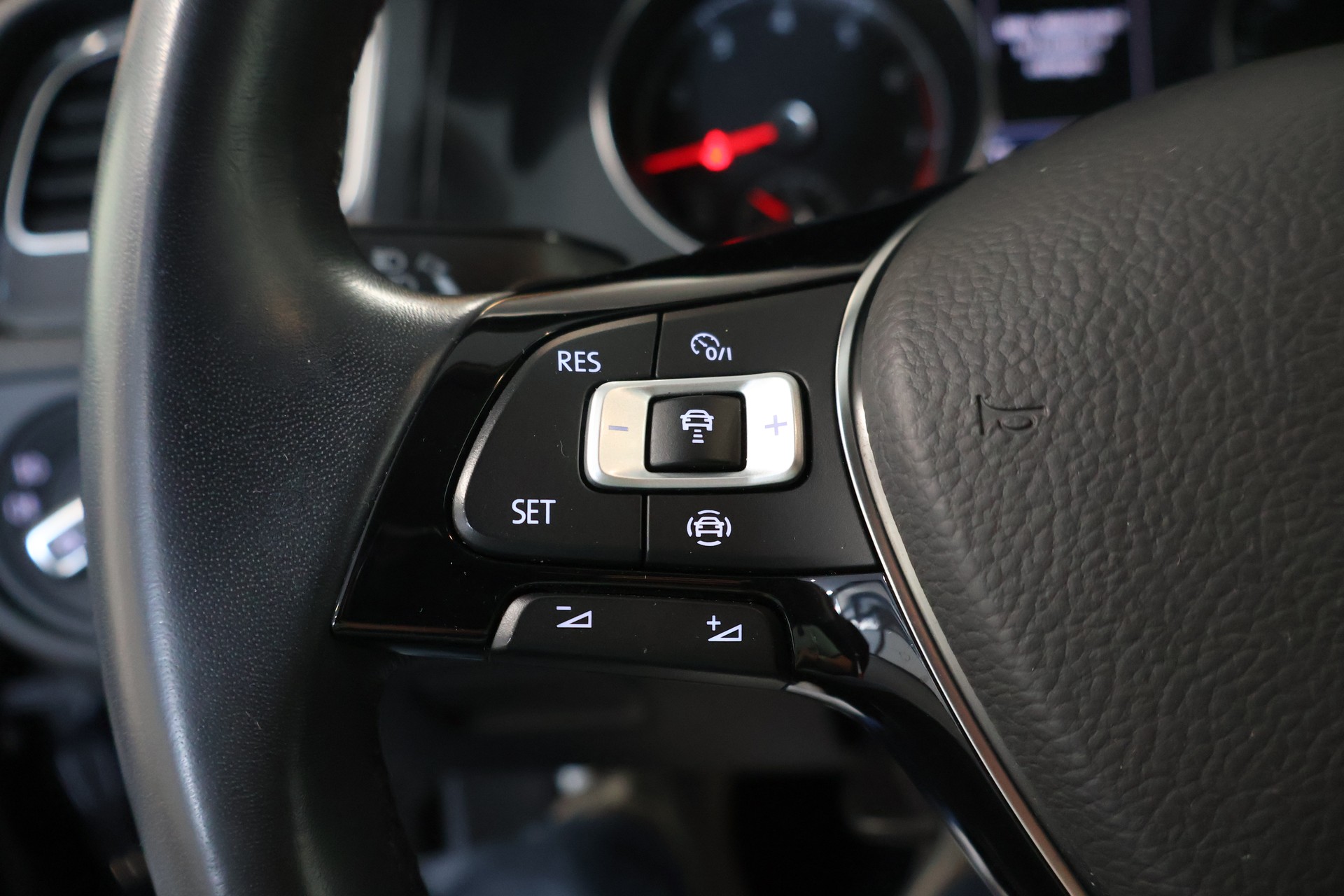 VW Golf 1.5 TSI EVO Comfortline DSG-image-23