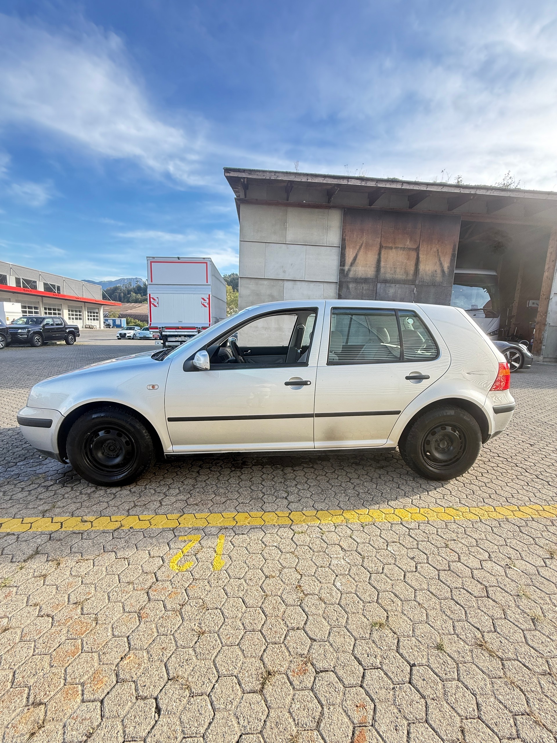VW Golf 1.6 Automatic-image-3