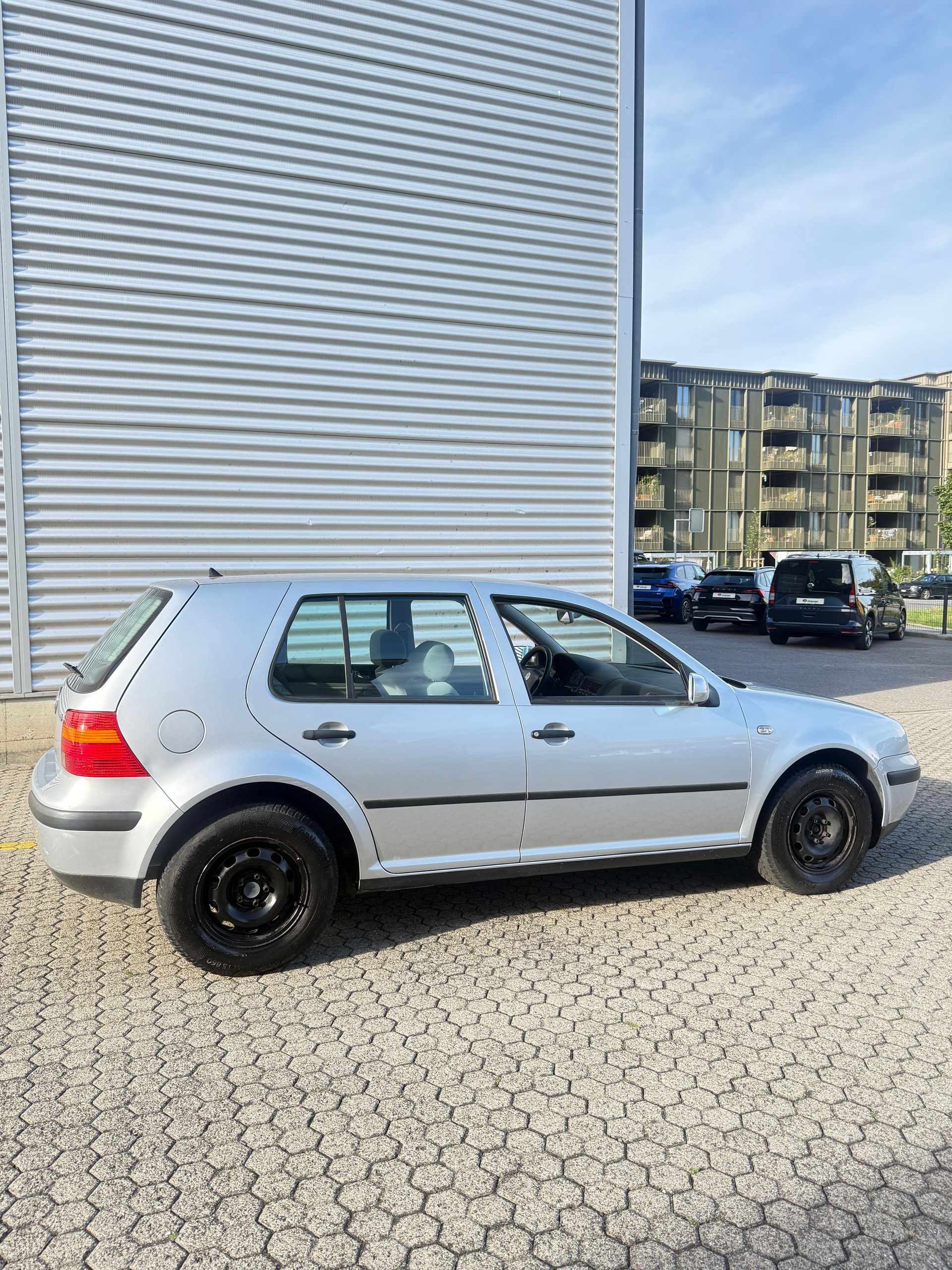 VW Golf 1.6 Automatic-image-2