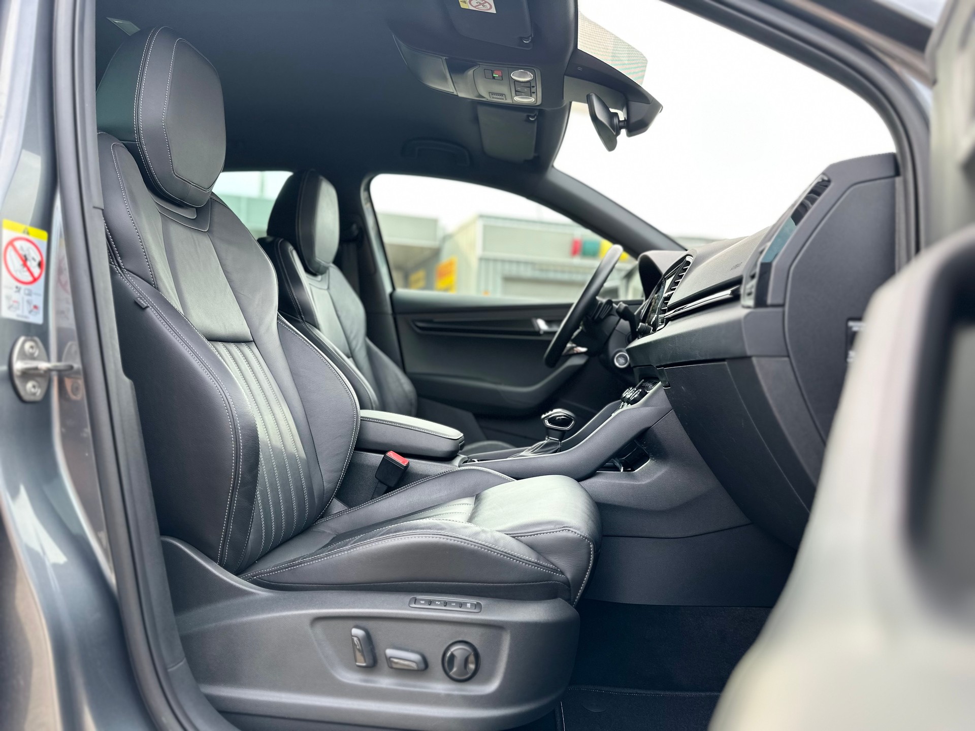 SKODA Karoq 2.0 TSI SportLine 4x4 DSG-image-13