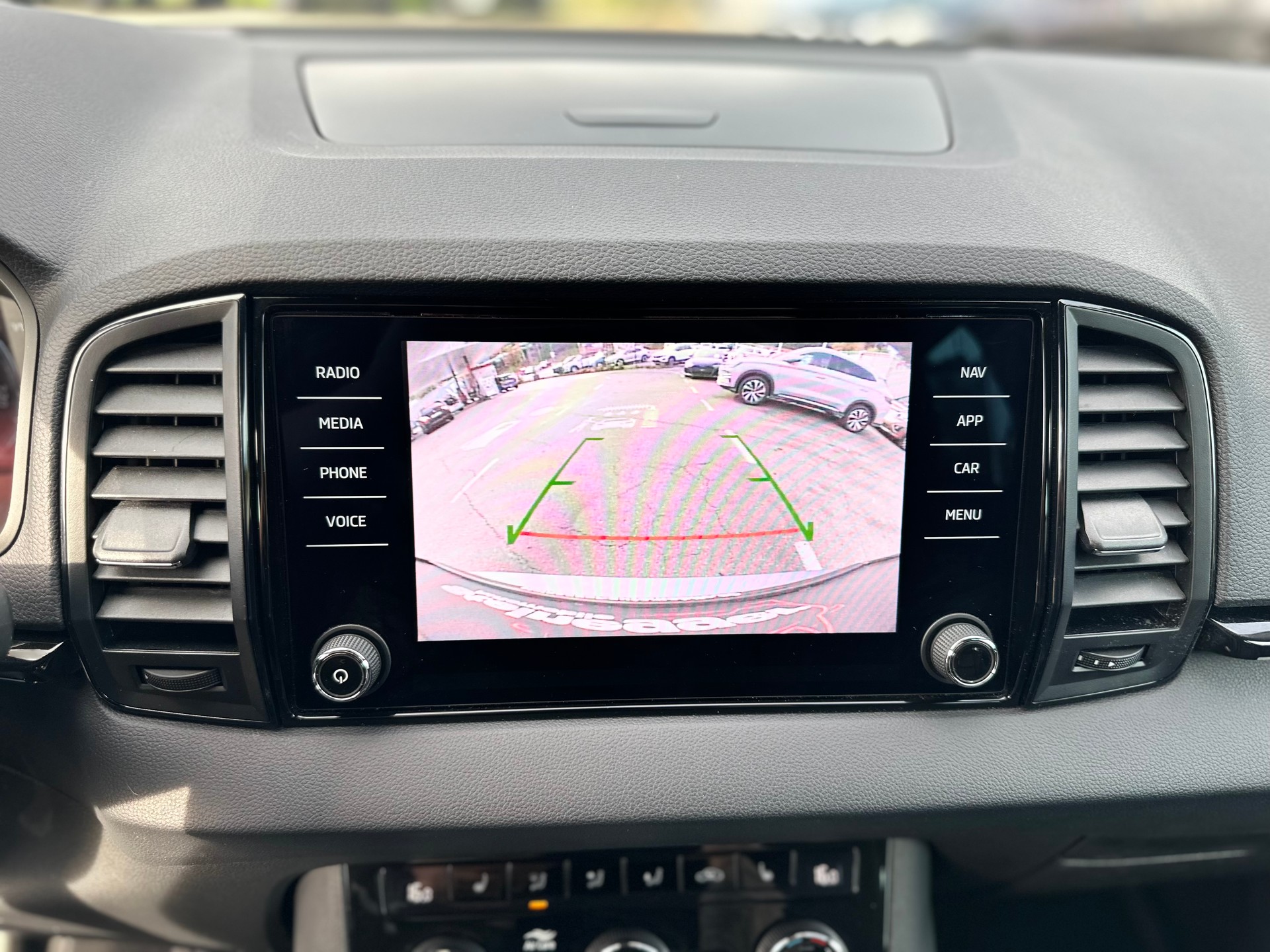 SKODA Karoq 2.0 TSI SportLine 4x4 DSG-image-17