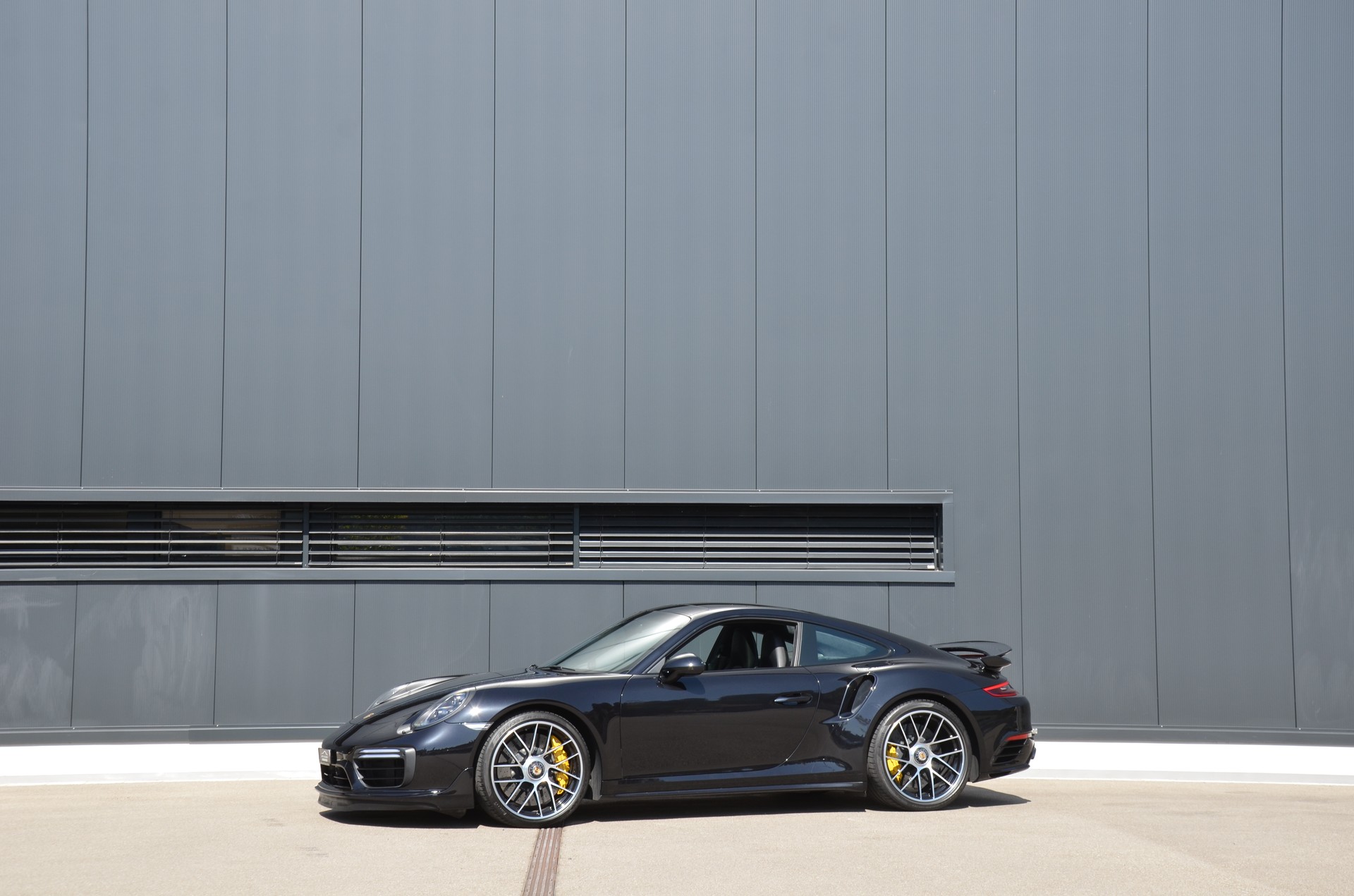 PORSCHE 911 Turbo S PDK-showroom-element-1