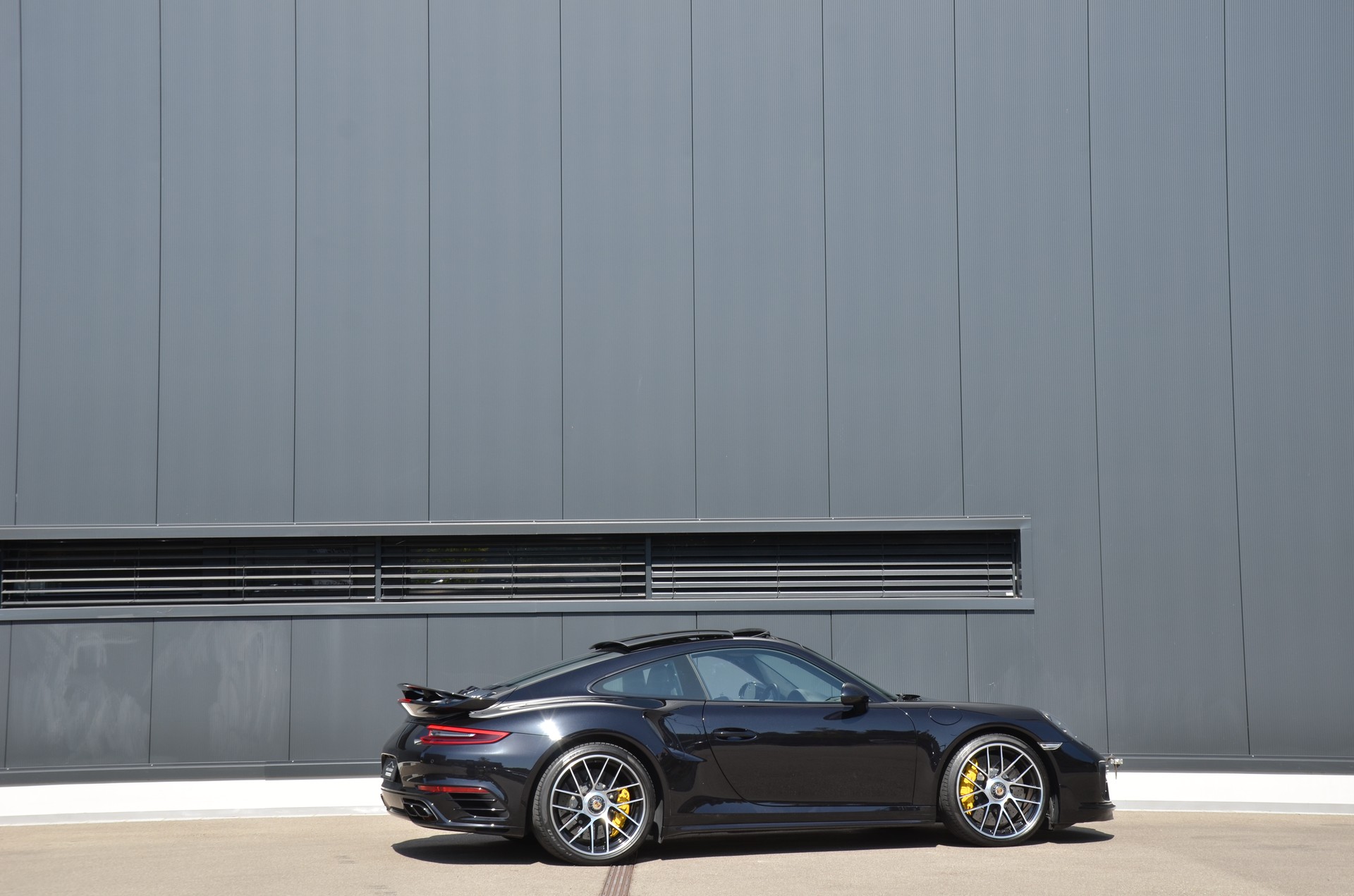 PORSCHE 911 Turbo S PDK-showroom-element-3