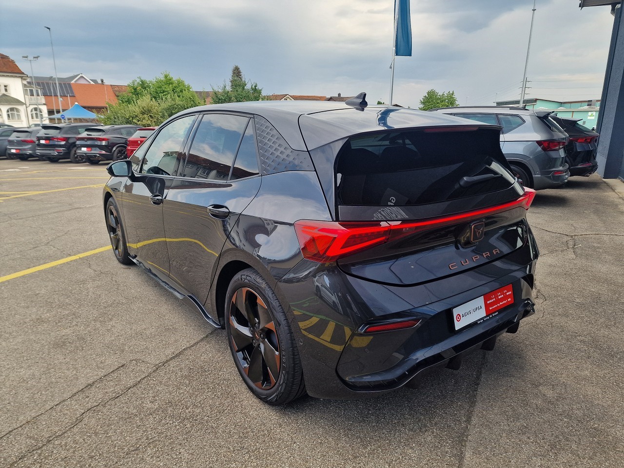 CUPRA Born 58 kWh-showroom-element-3