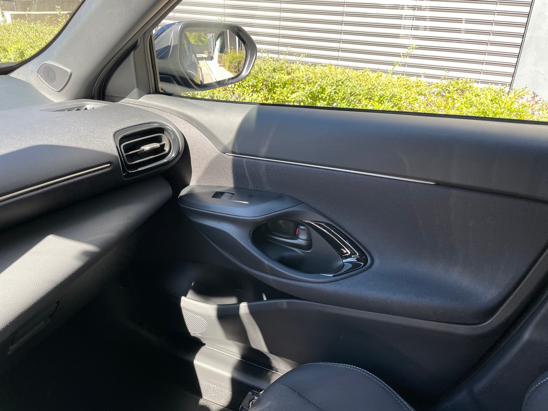 TOYOTA Yaris Cross 1.5 Trend AWDi e-CVT-image-21