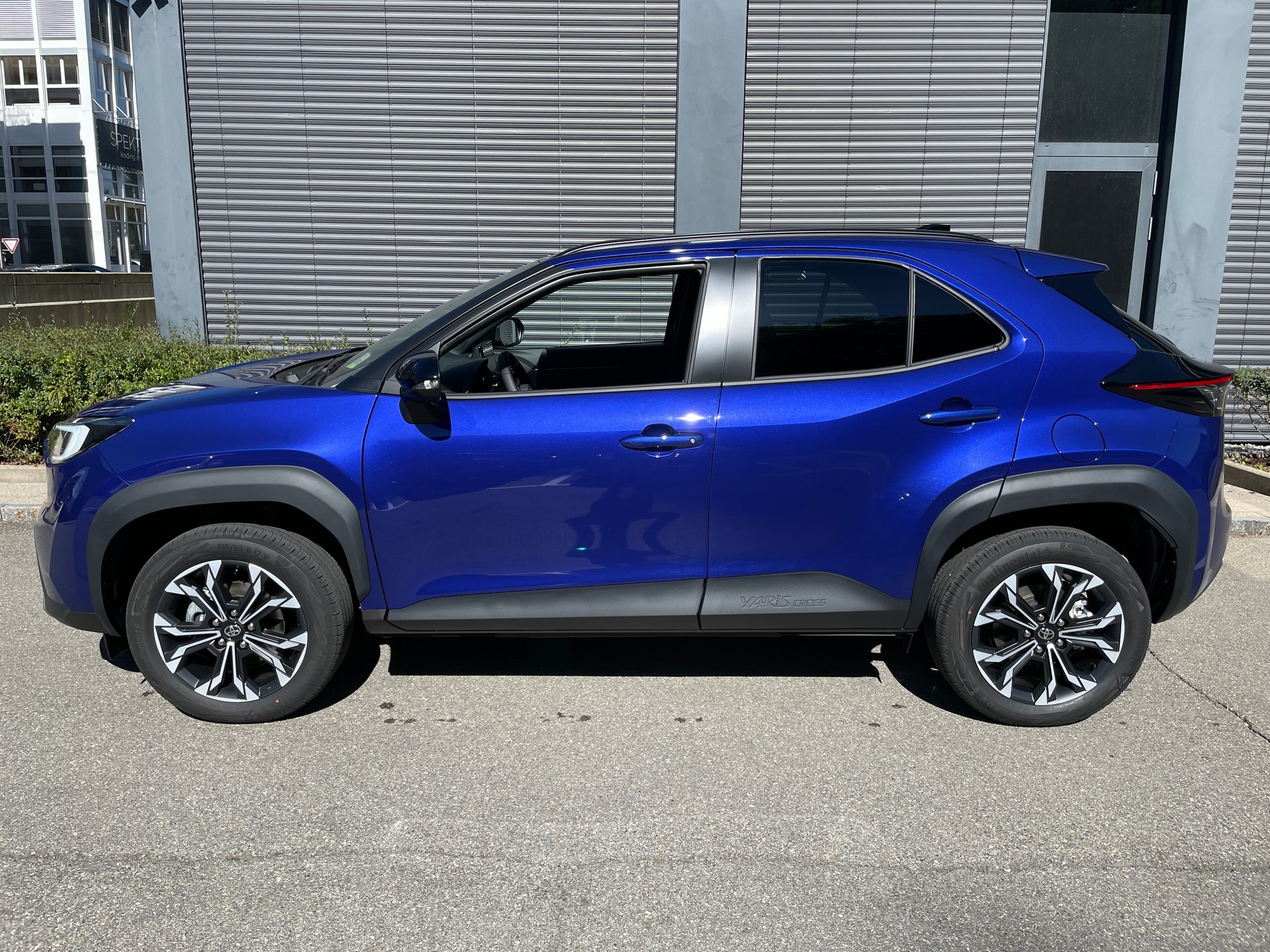 TOYOTA Yaris Cross 1.5 Trend AWDi e-CVT-showroom-element-1