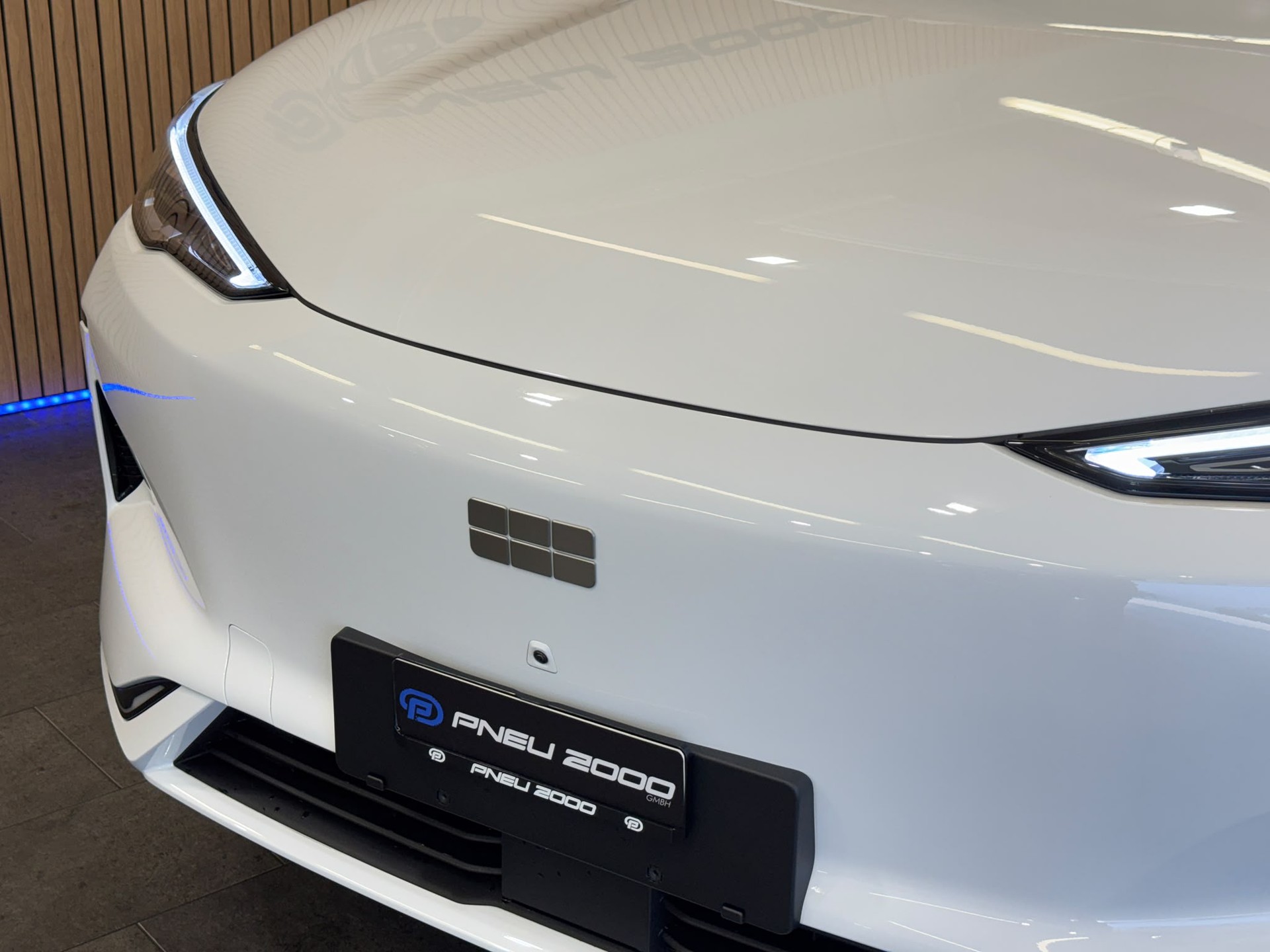GEELY E5 Pro-showroom-element-2