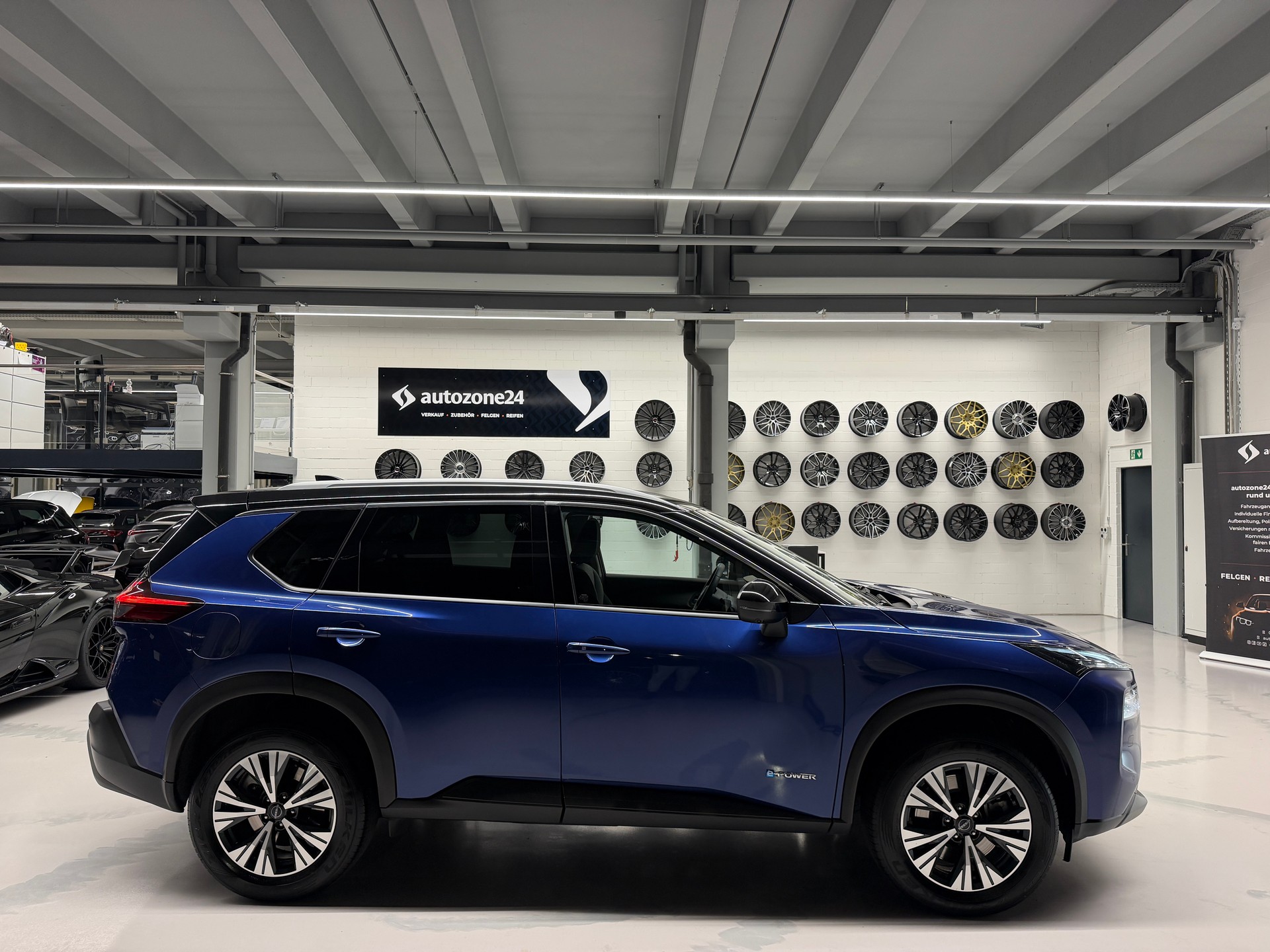 NISSAN X-Trail 1.5 VC-T Tekna+ e-4orce *Werksgarantie bis 09.12.2027*Frisch ab Nissan Service*-showroom-element-2